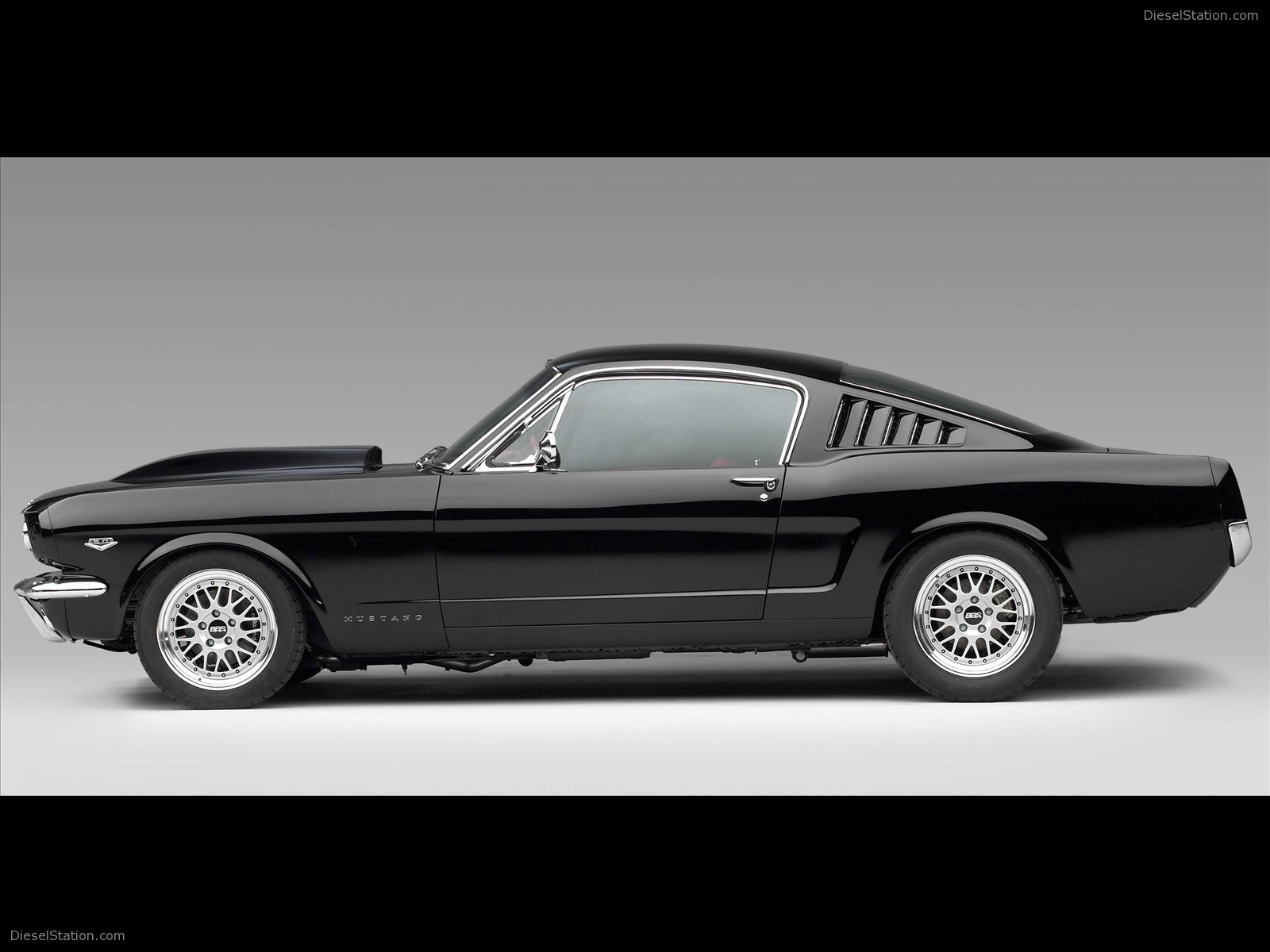 FORD CELEBRATES 45TH ANNIVERSARY OF MUSTANG FORD CELEBRATES 45TH ANNIVERSARY OF MUSTANG