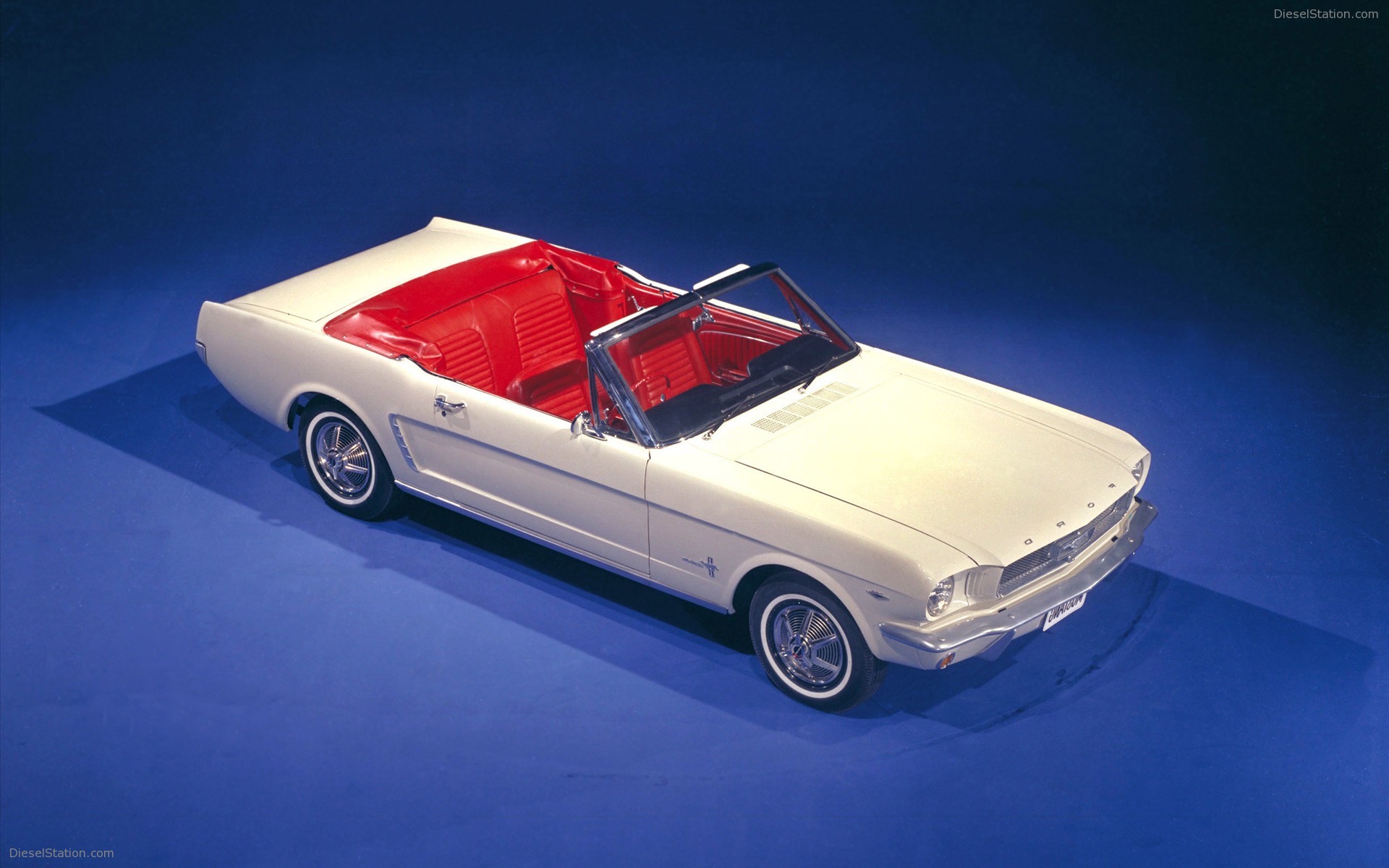FORD CELEBRATES 45TH ANNIVERSARY OF MUSTANG