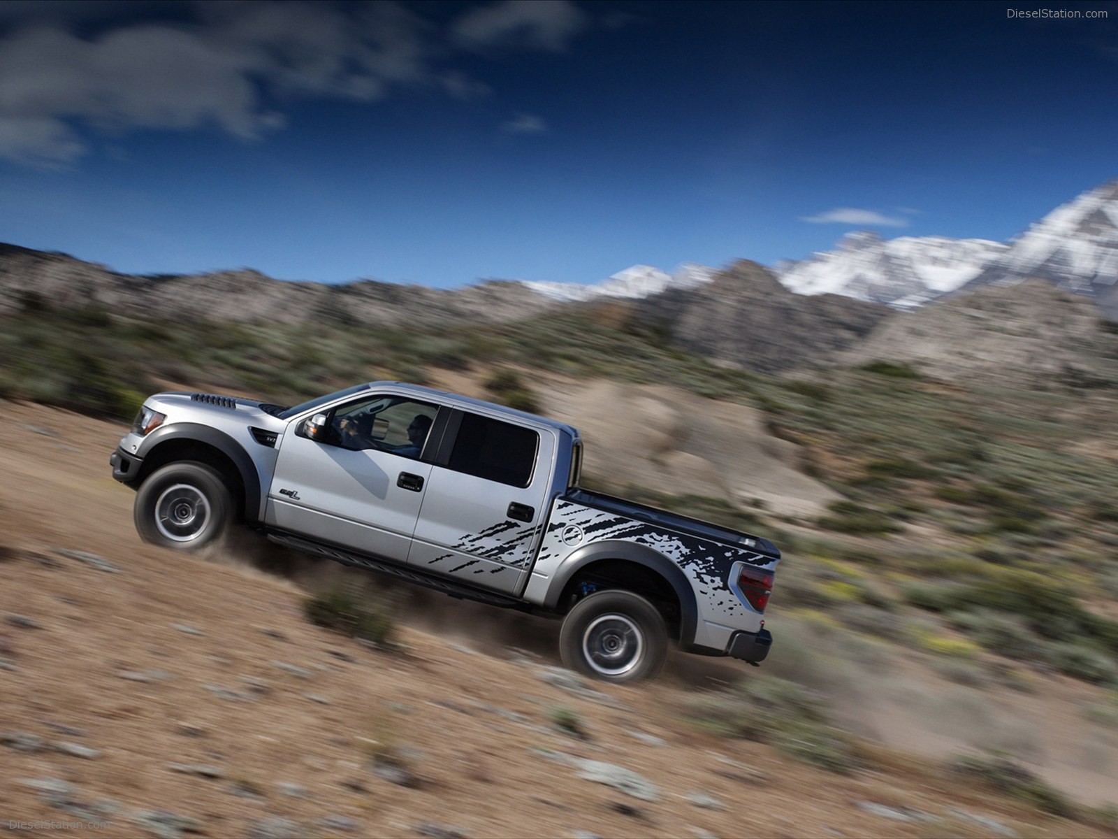 Ford F-150 SVT Raptor 2011