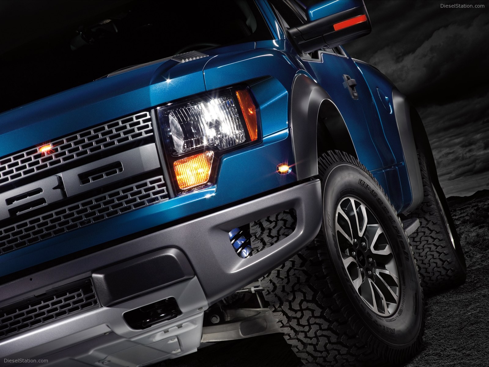 Ford F-150 SVT Raptor 2012
