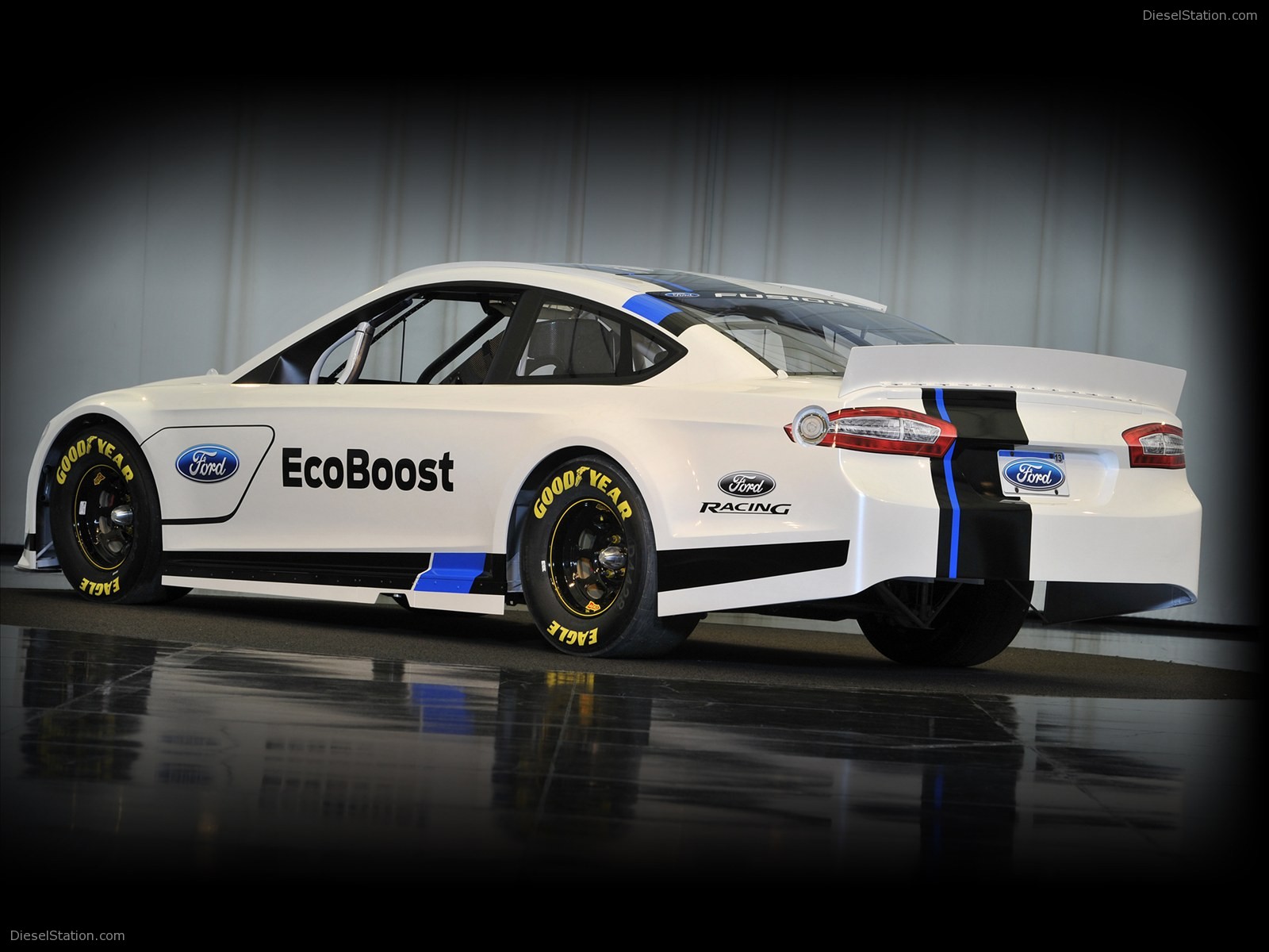Ford Fusion NASCAR 2013