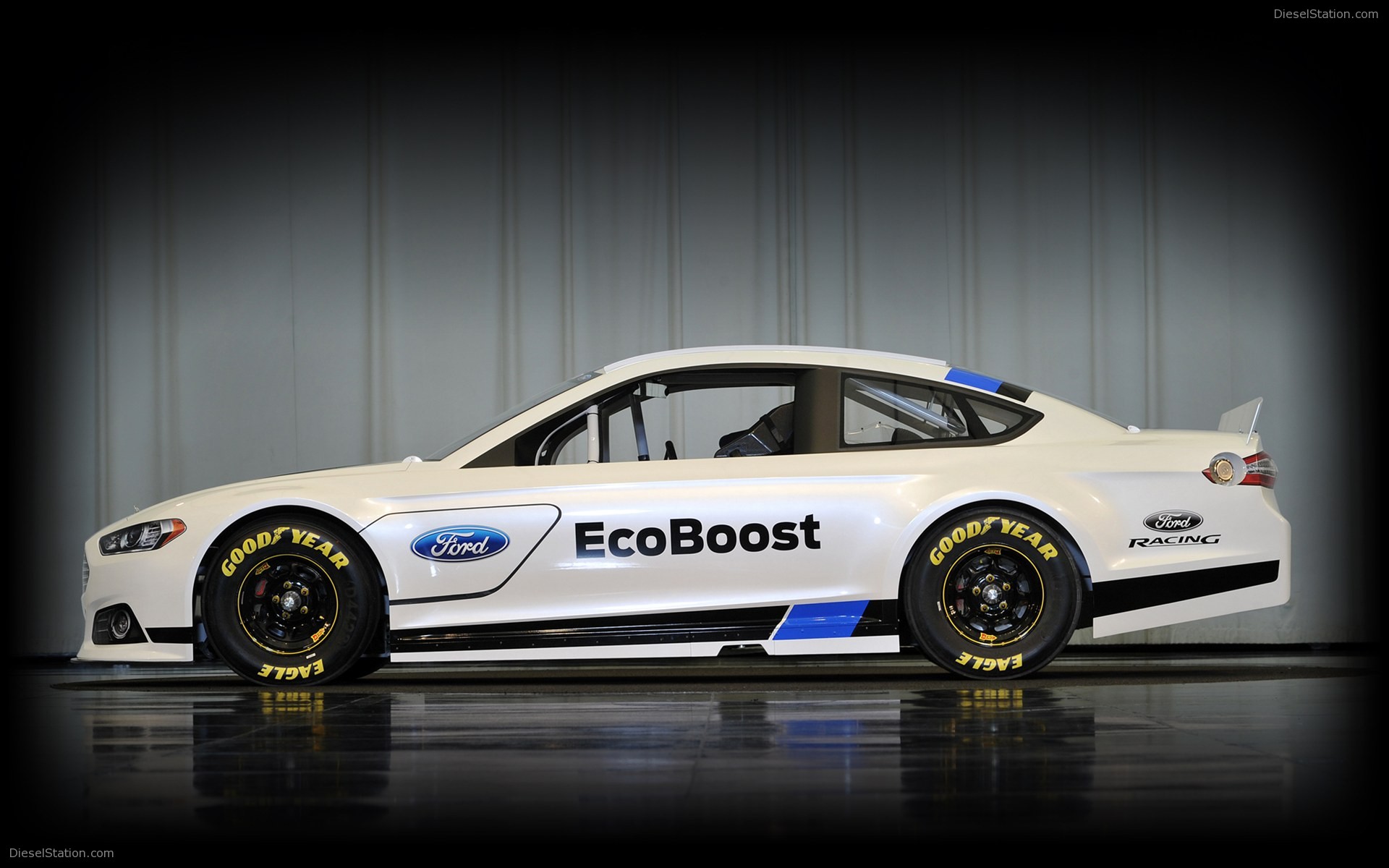 Ford Fusion NASCAR 2013