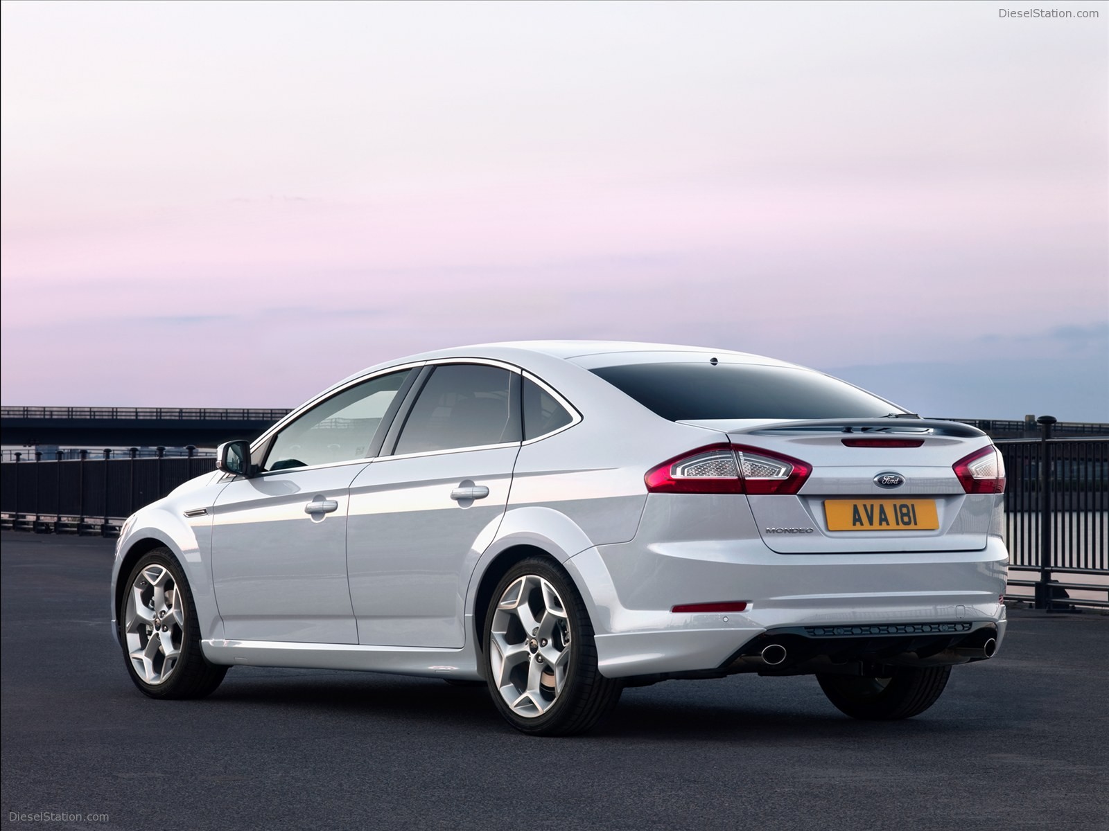 Ford Mondeo Sedan, 5-Door and Wagon 2011 Ford Mondeo Sedan, 5-Door and Wagon 2011