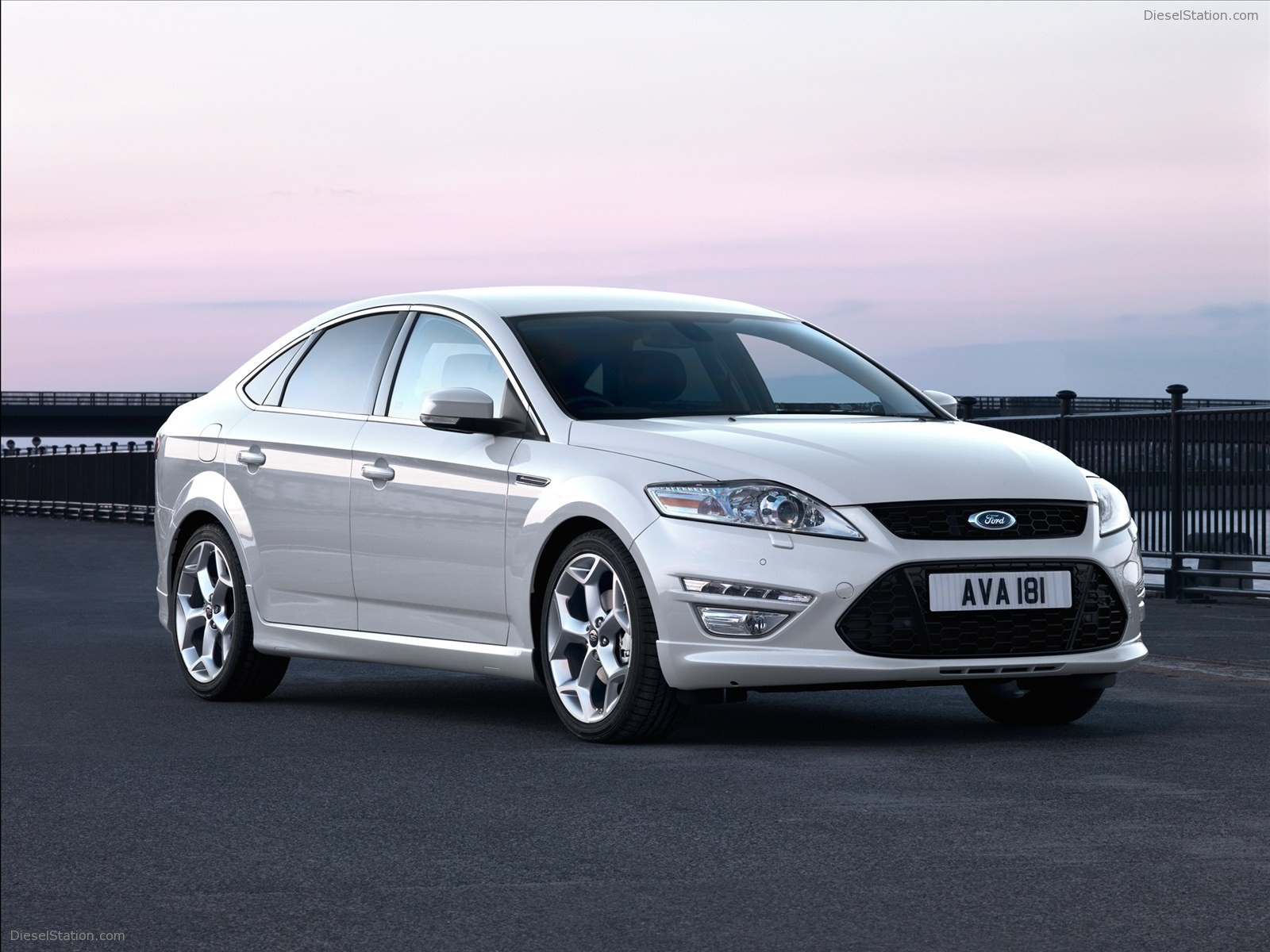 Ford Mondeo Sedan, 5-Door and Wagon 2011 Ford Mondeo Sedan, 5-Door and Wagon 2011