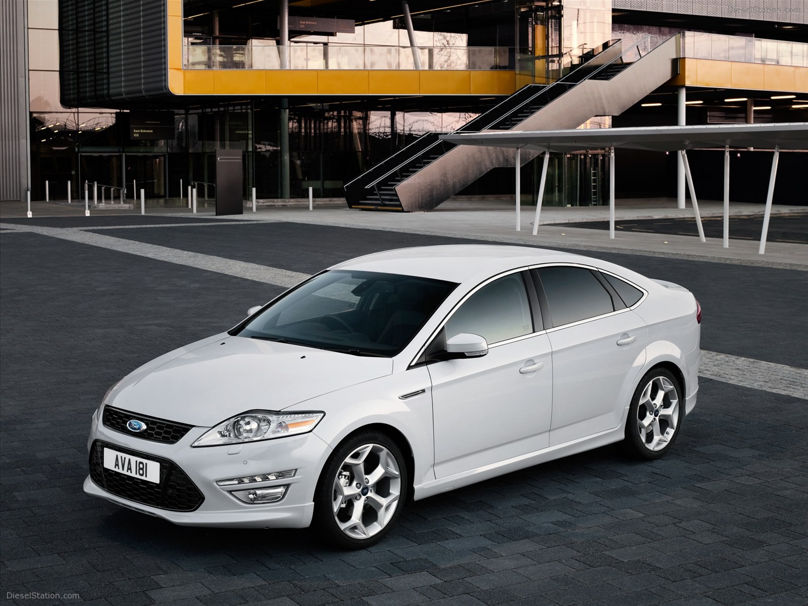 Ford Mondeo Sedan, 5-Door and Wagon 2011 Ford Mondeo Sedan, 5-Door and Wagon 2011