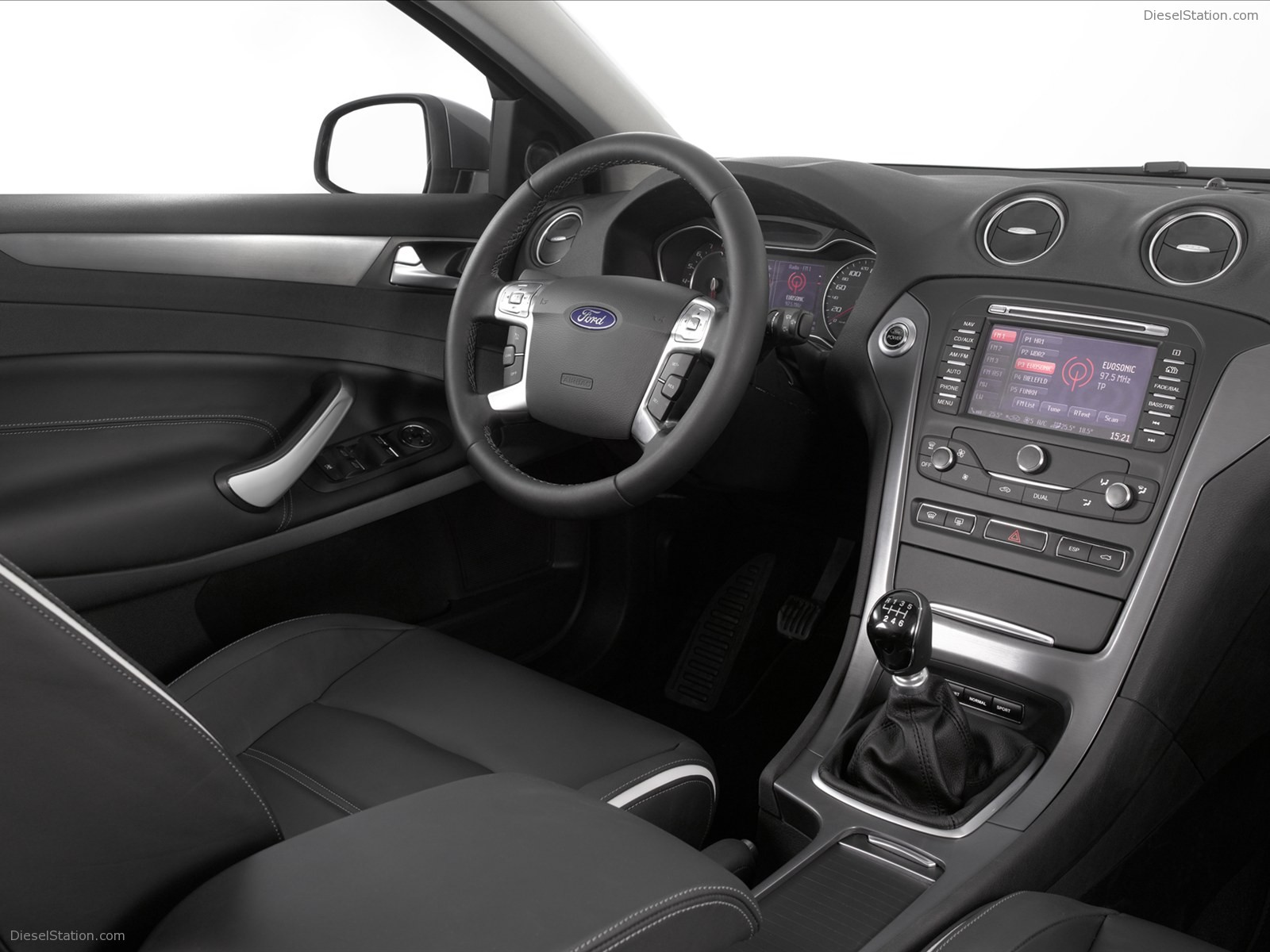 Ford Mondeo Sedan, 5-Door and Wagon 2011