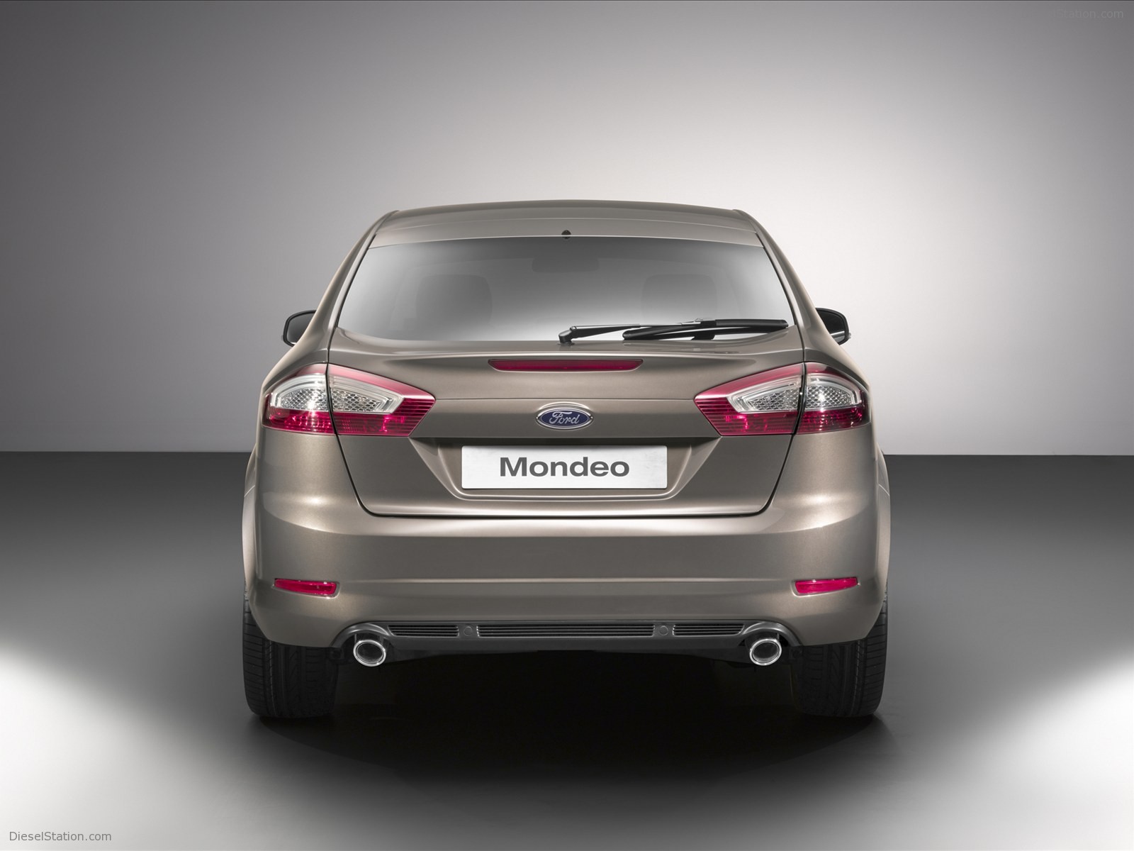 Ford Mondeo Sedan, 5-Door and Wagon 2011