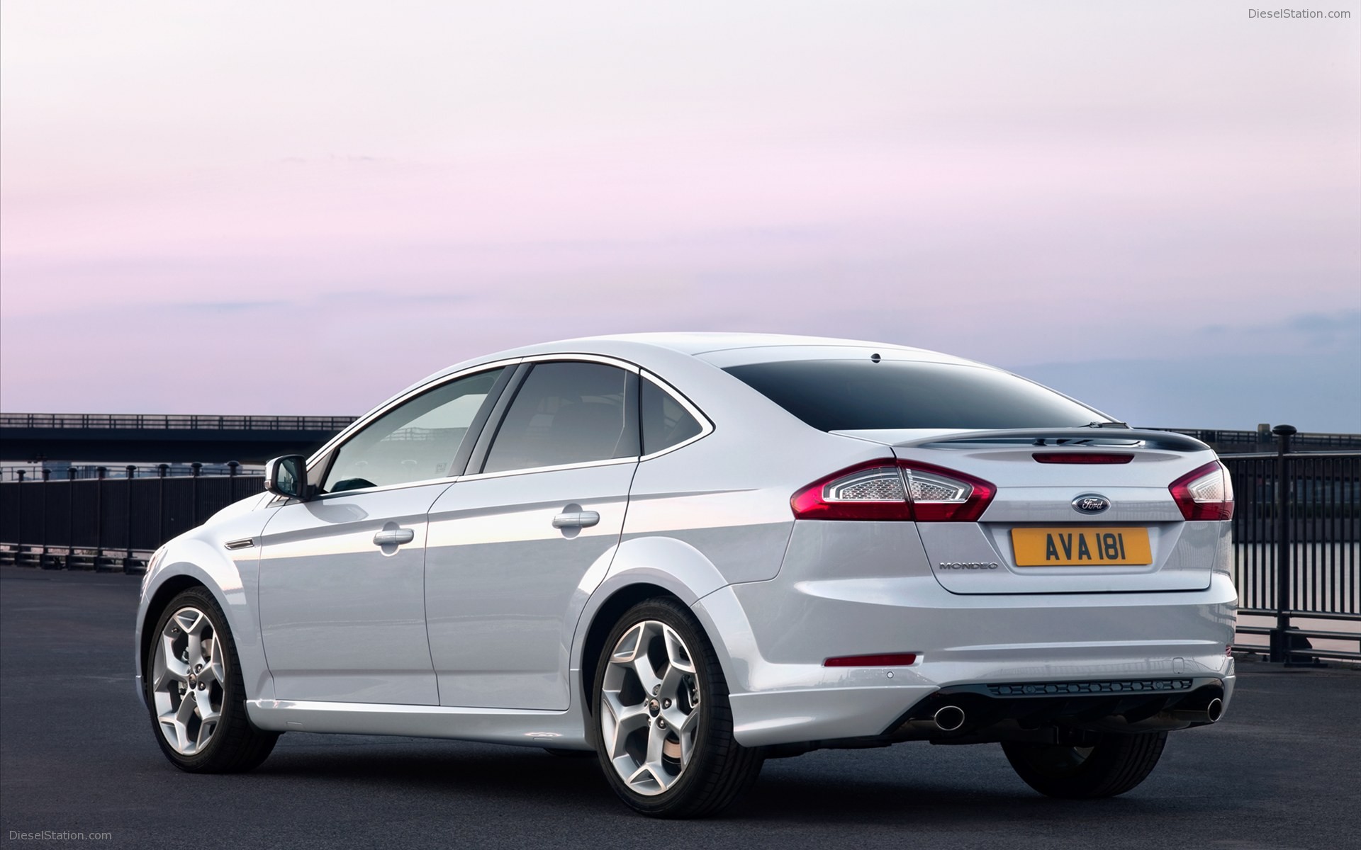 Ford Mondeo Sedan, 5-Door and Wagon 2011 Ford Mondeo Sedan, 5-Door and Wagon 2011
