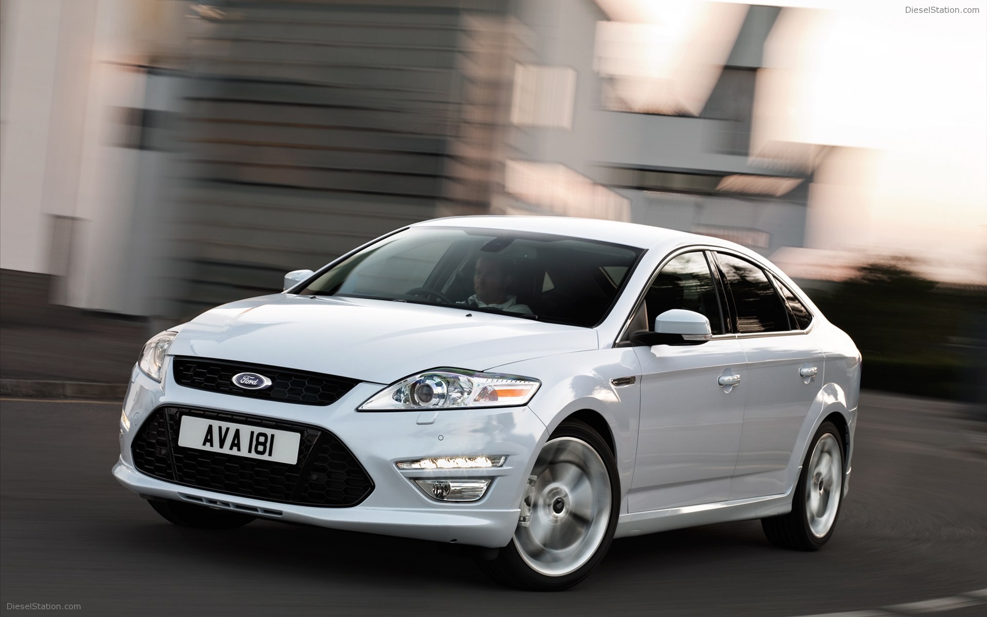 Ford Mondeo Sedan, 5-Door and Wagon 2011