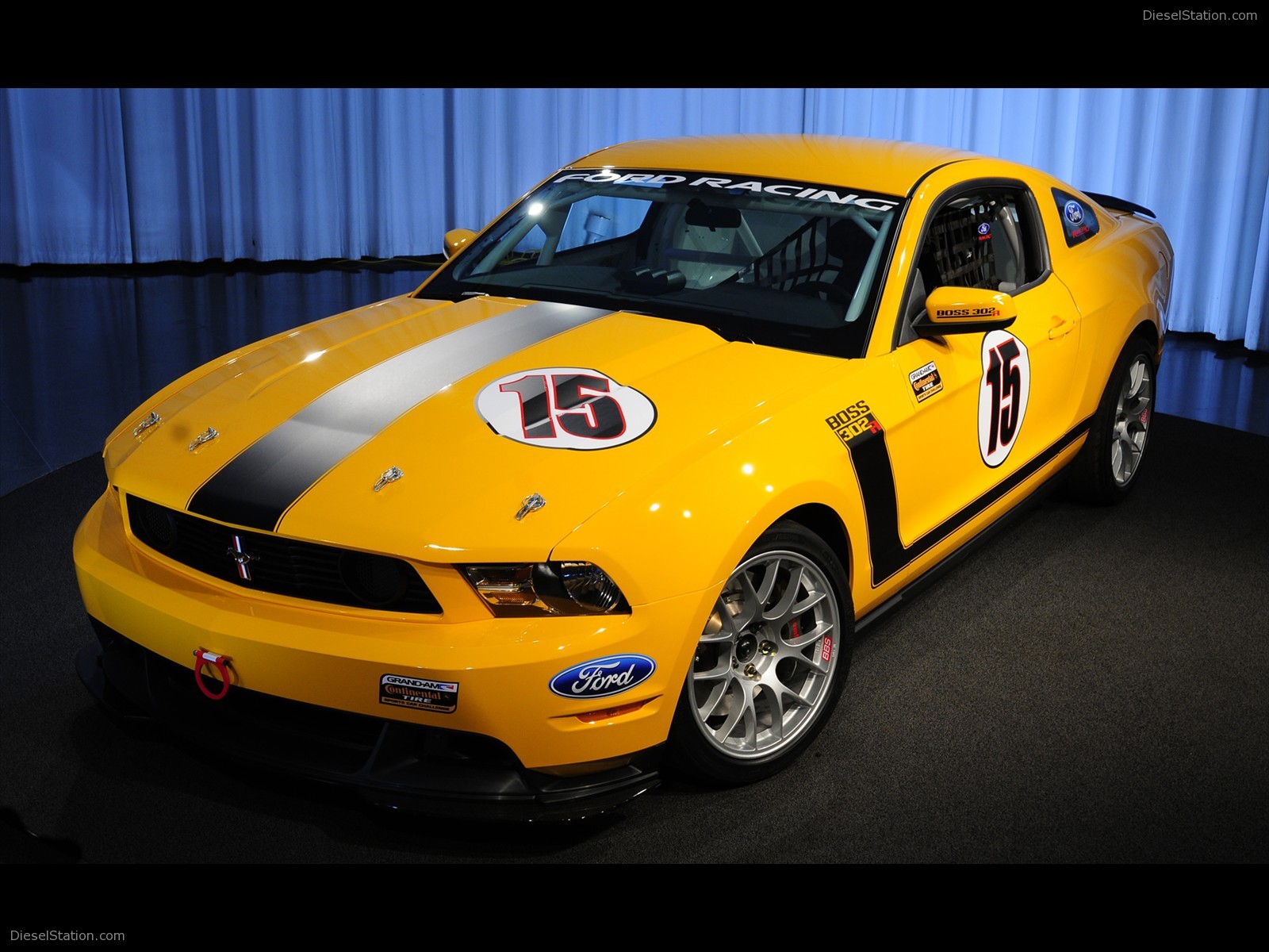 Ford Mustang BOSS 302R 2011