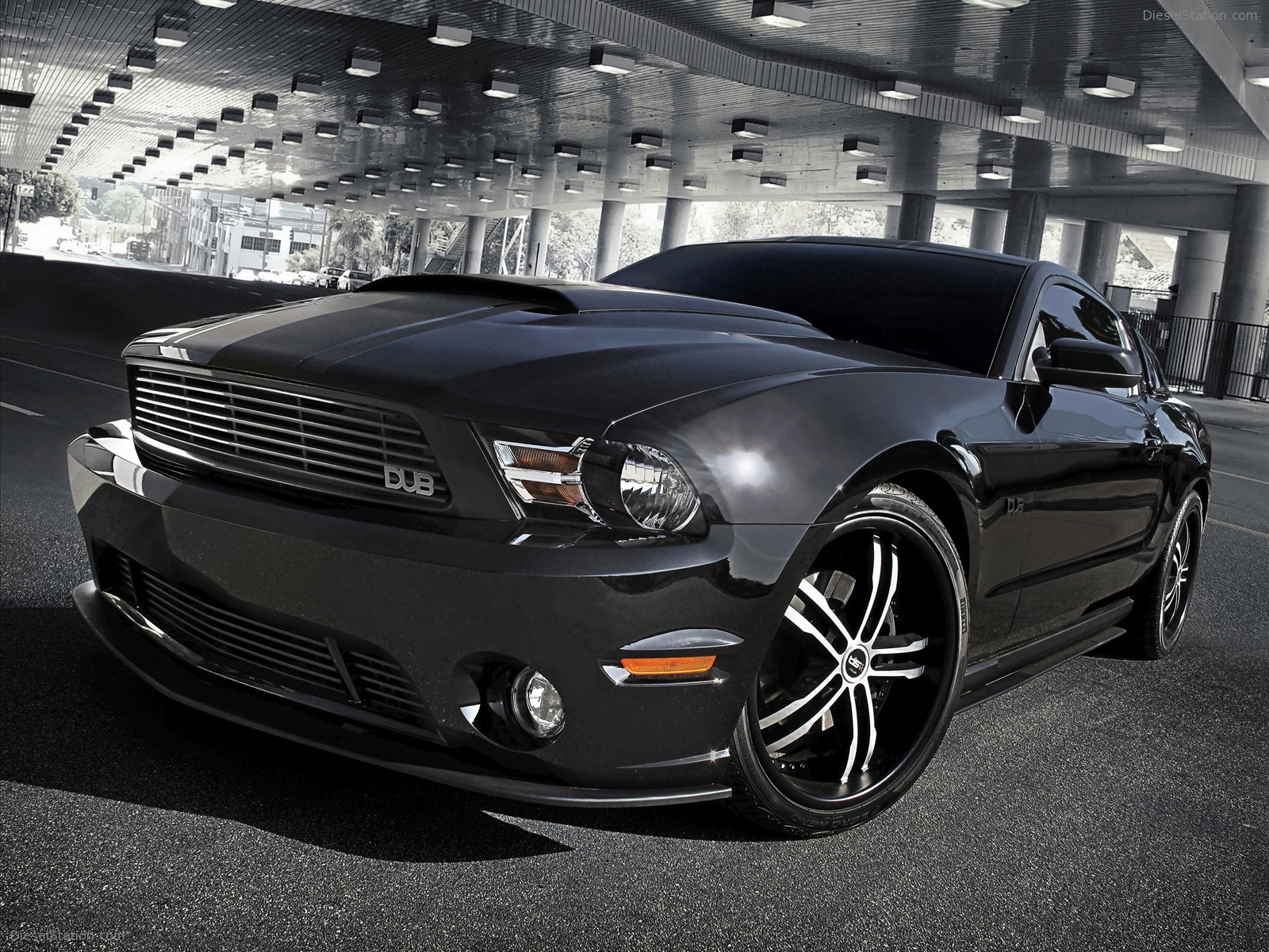 Ford Mustang DUB Edition