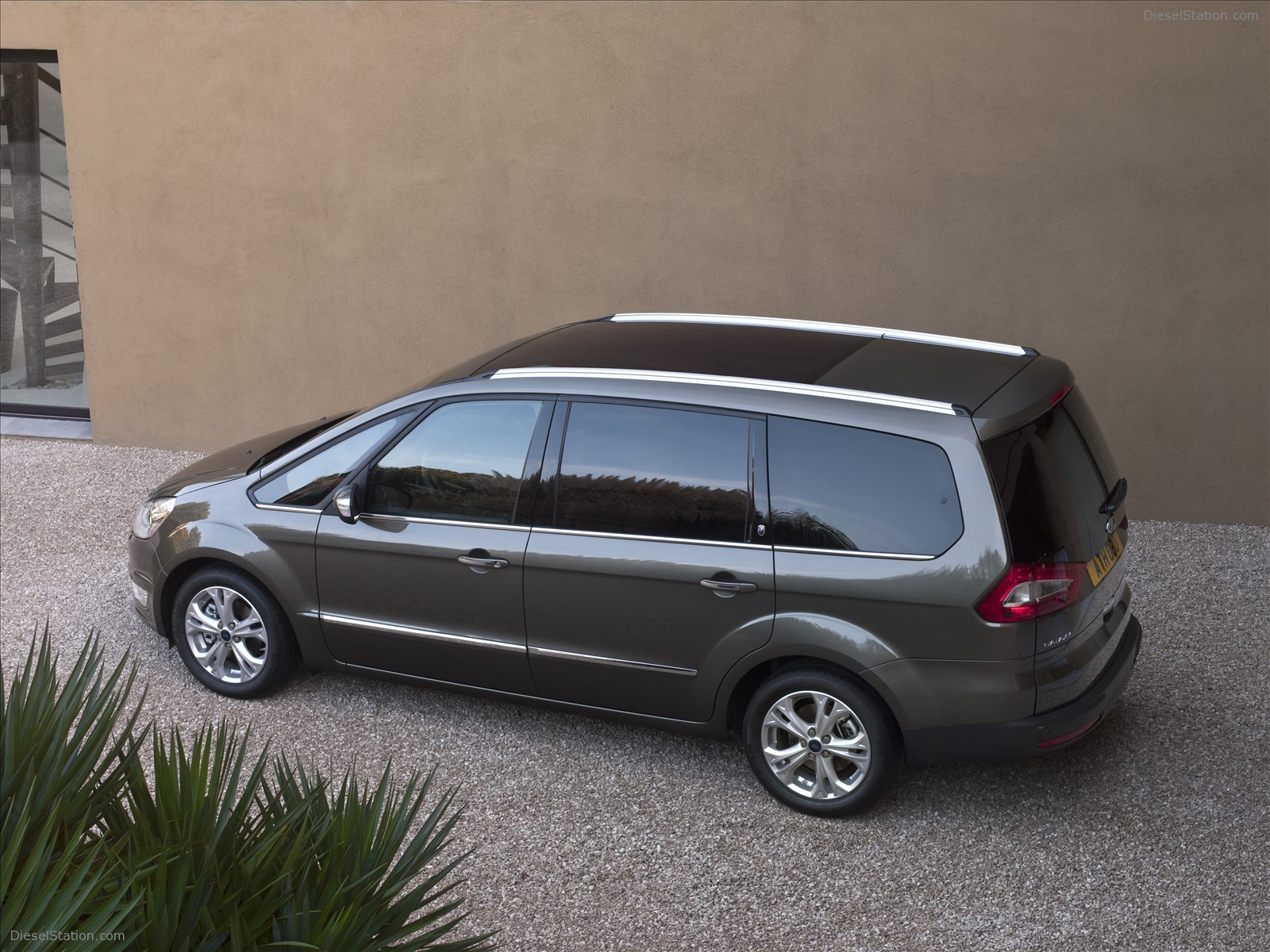 Ford S-Max and Ford Galaxy