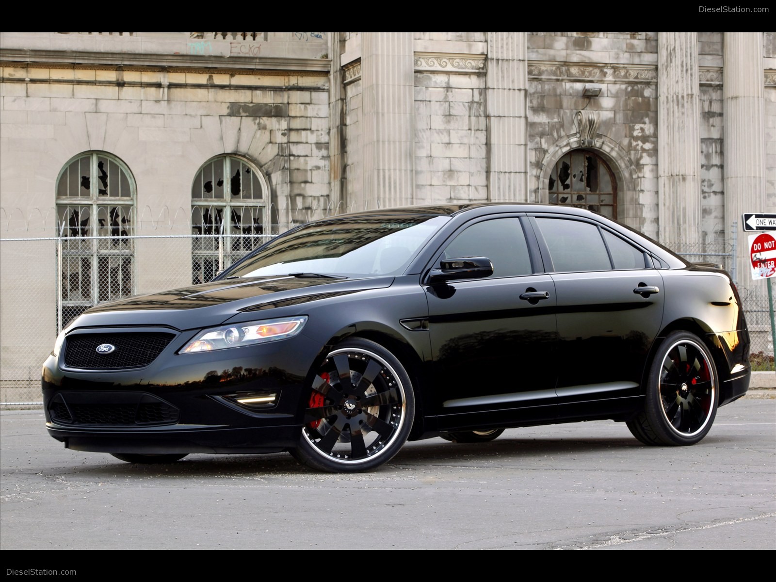 Ford Stealth Police Interceptor Concept 2010 Ford Stealth Police Interceptor Concept 2010