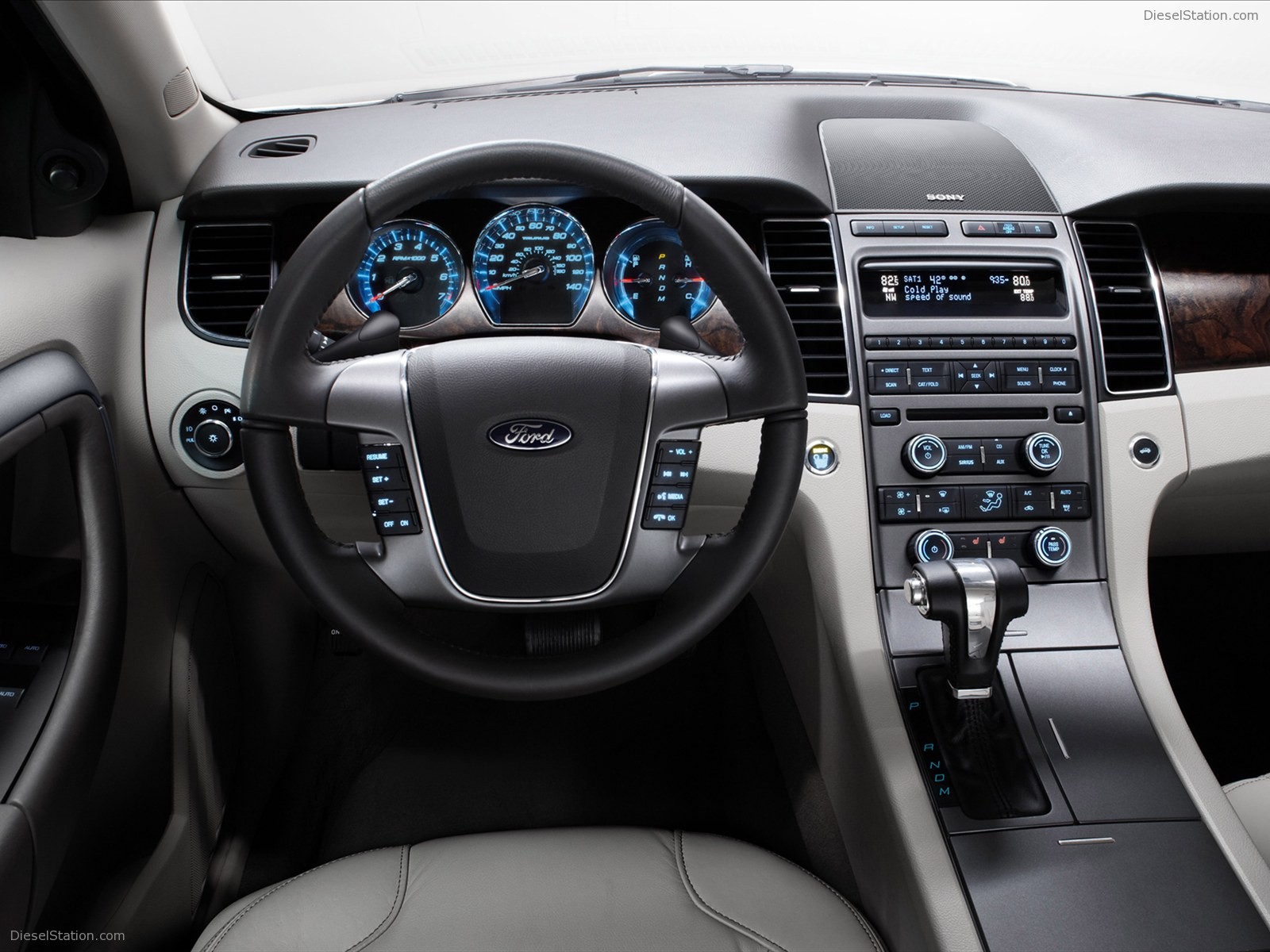 FORD TAURUS 2011