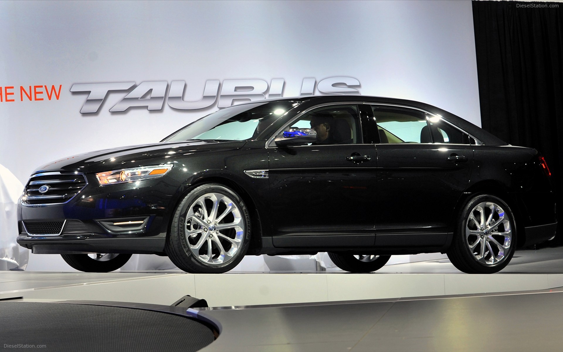 Ford Taurus 2013