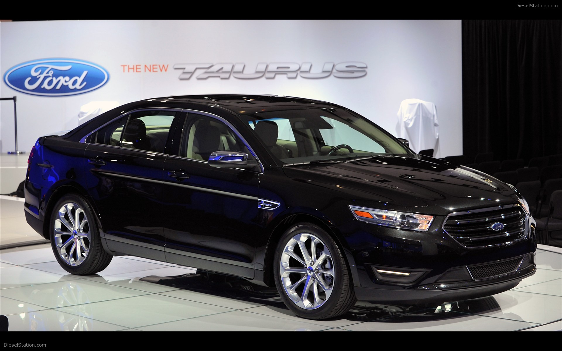 Ford Taurus 2013
