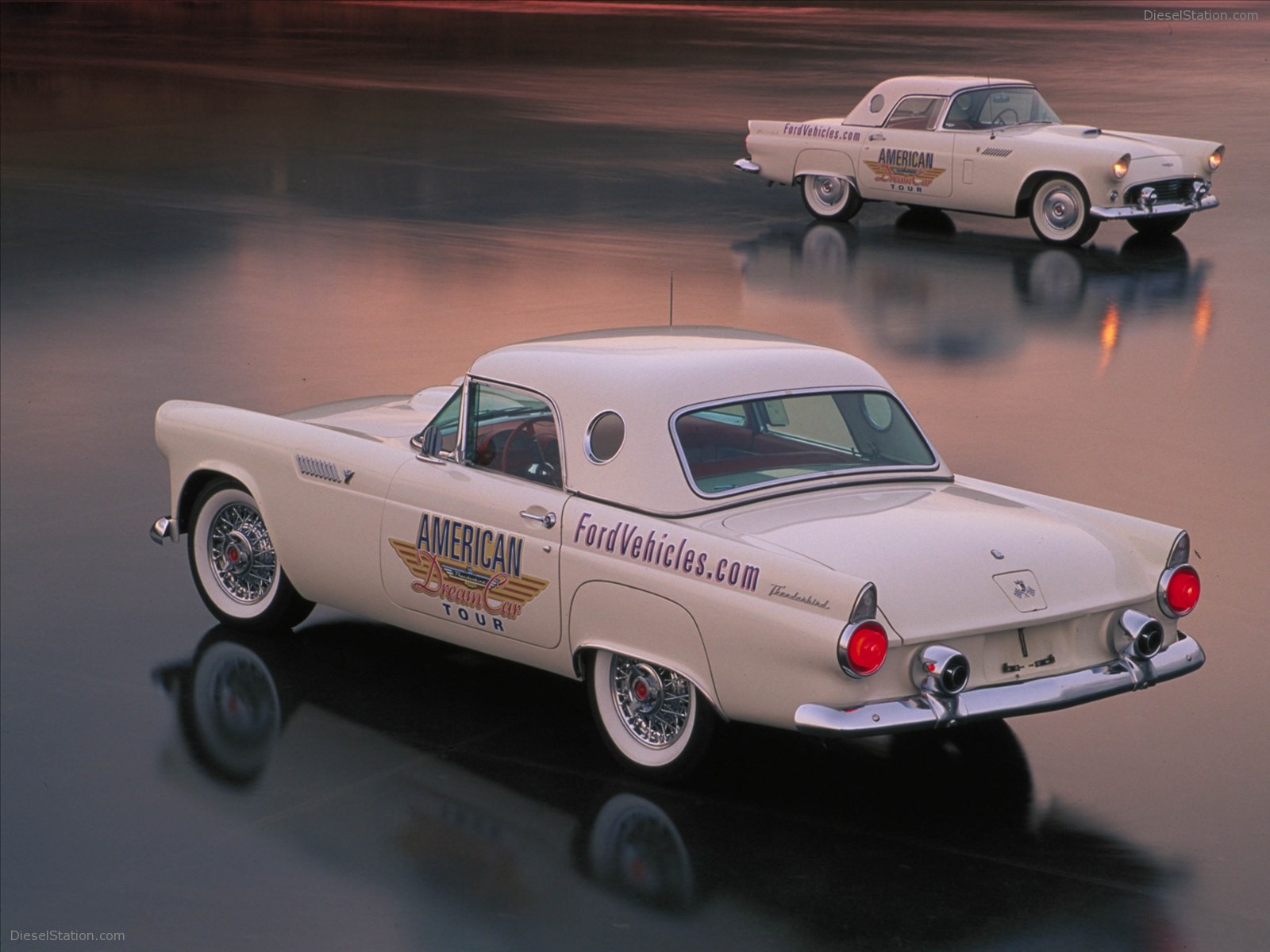 Ford Thunderbird 1956 - Convertible American Dream Car