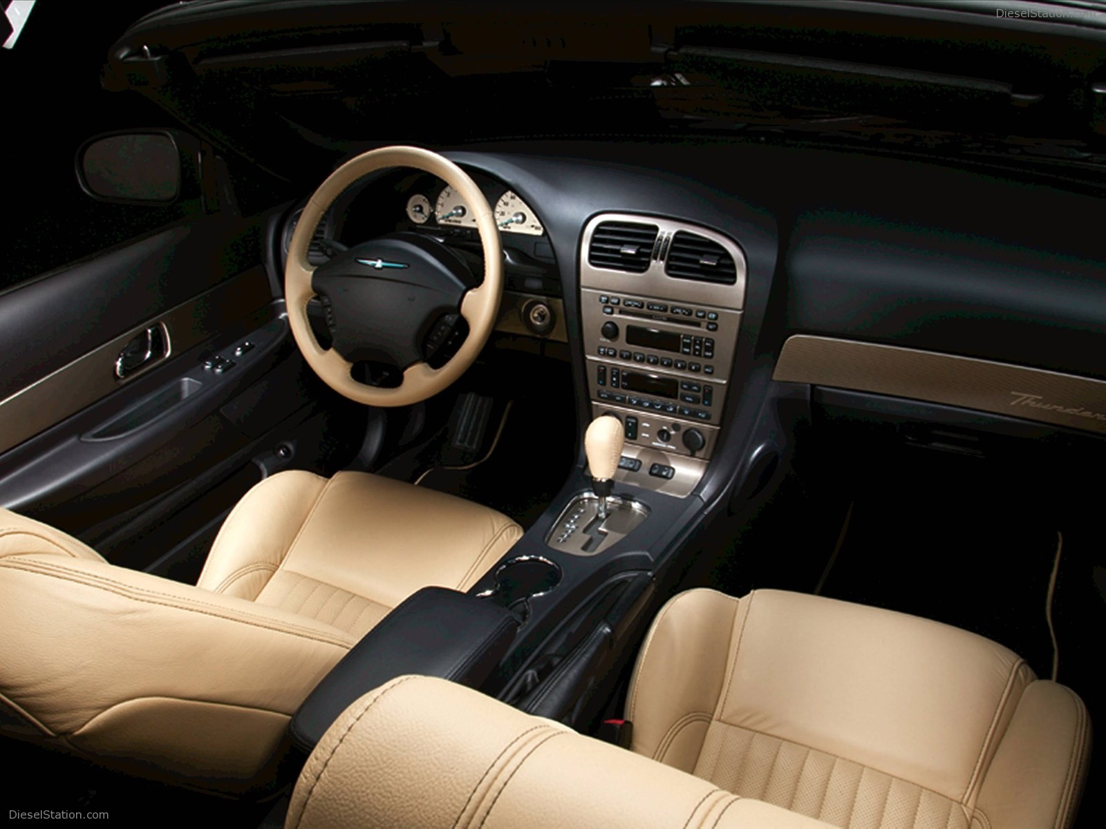 Ford Thunderbird 2005