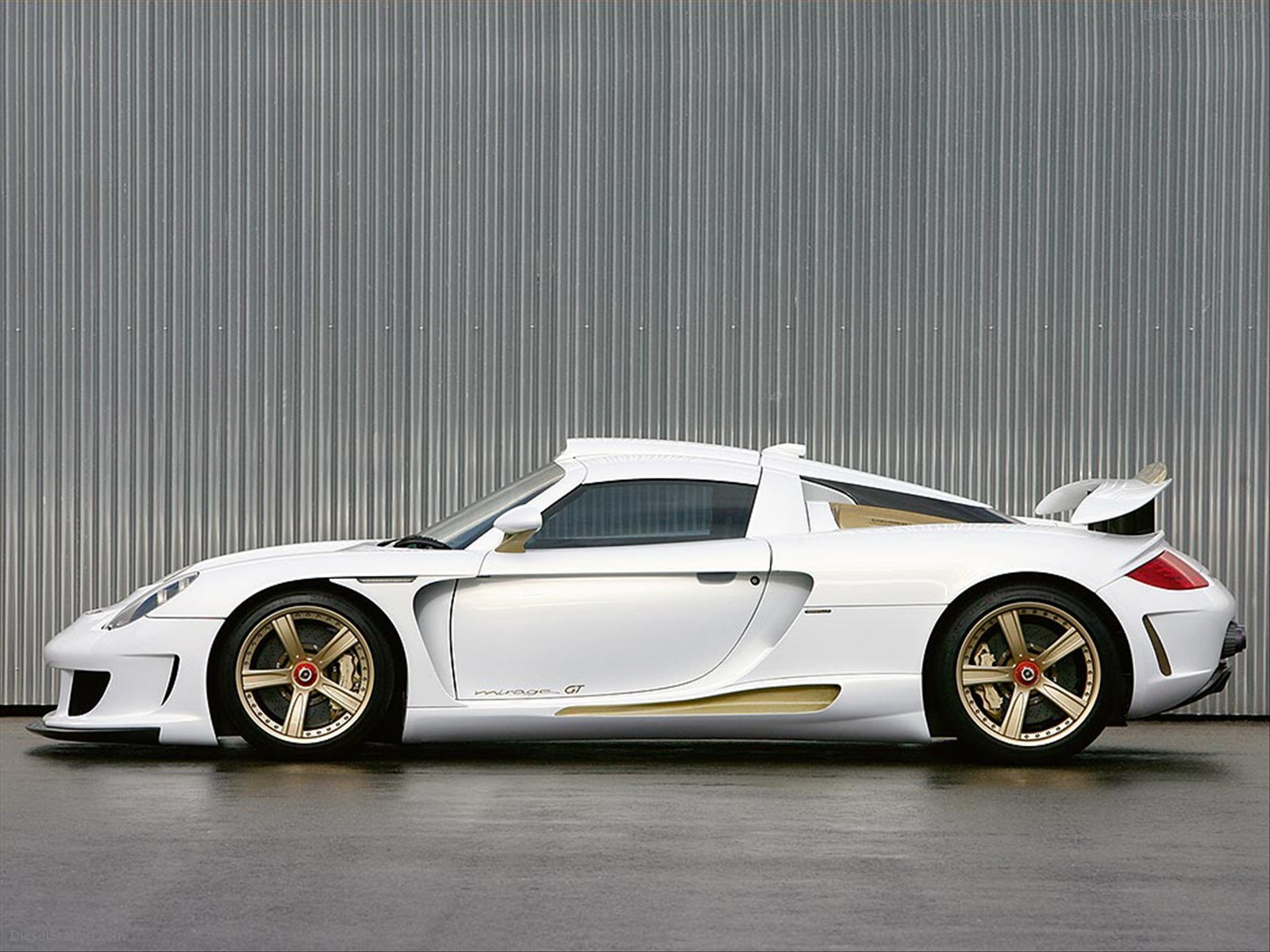 Gemballa Mirage GT Gold Edition Porsche Carrera GT Gemballa Mirage GT Gold Edition Porsche Carrera GT