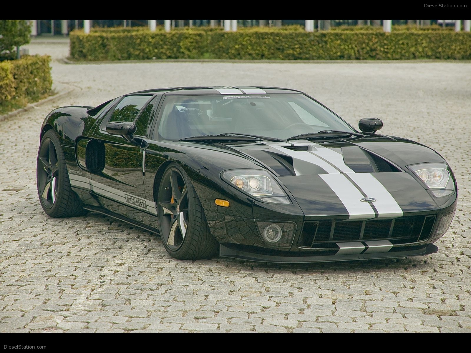 GeigerCars.de tunes the Ford GT