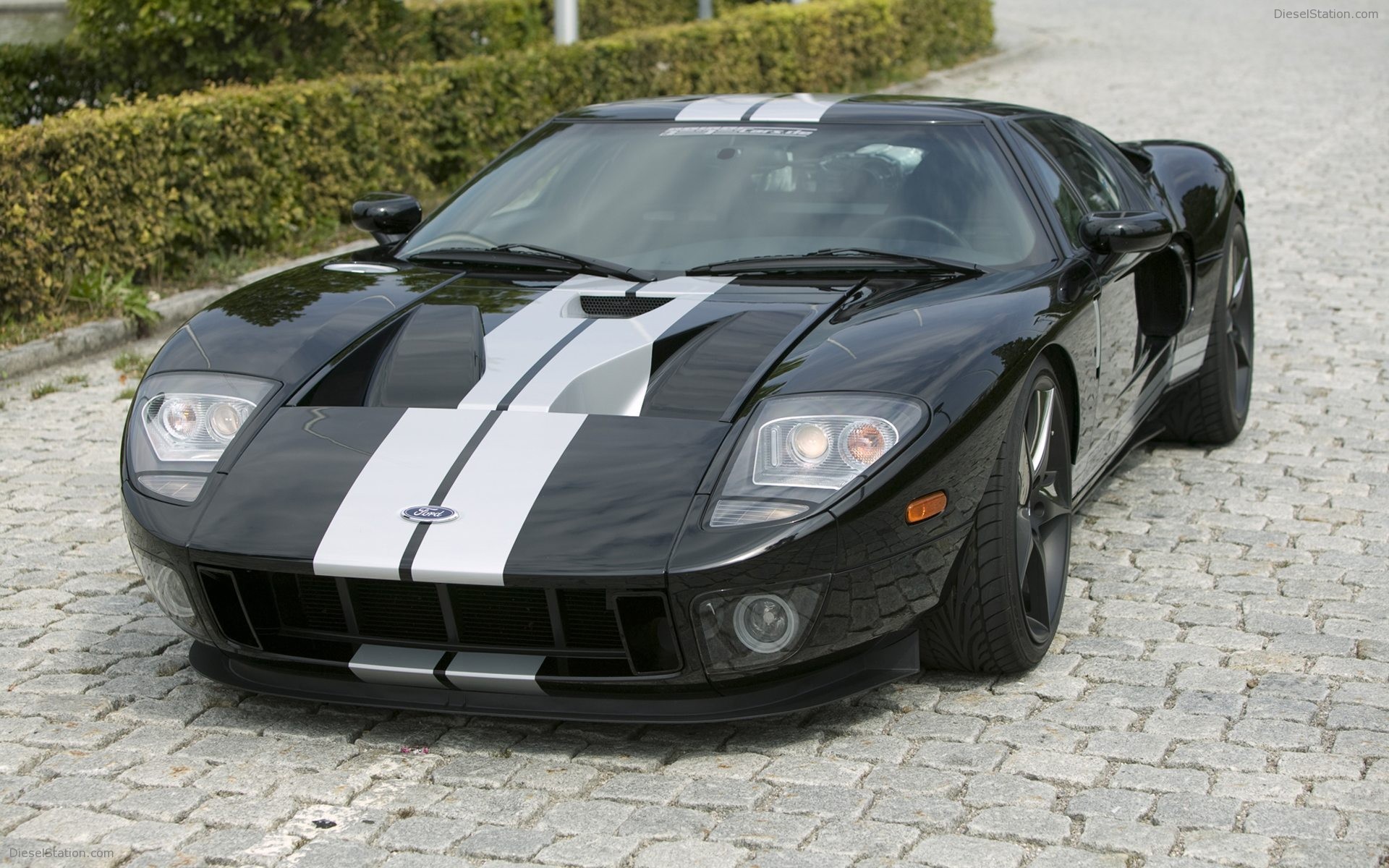 GeigerCars.de tunes the Ford GT