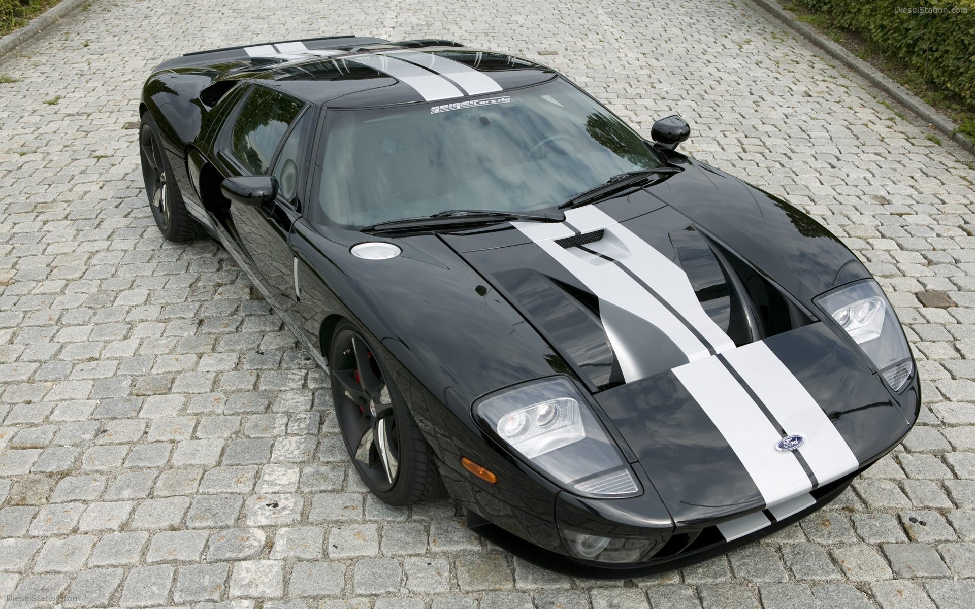 GeigerCars.de tunes the Ford GT