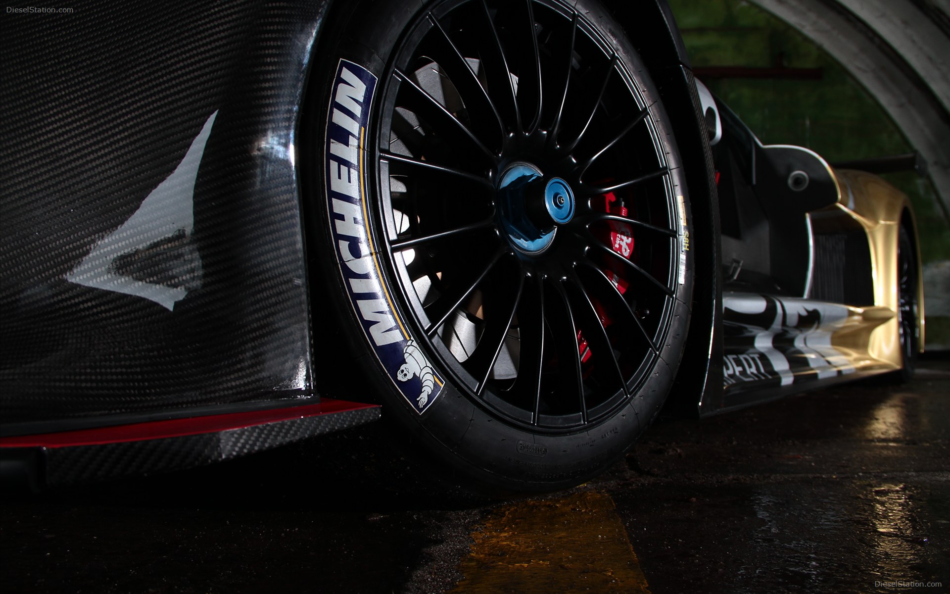 Gumpert Apollo R 2012