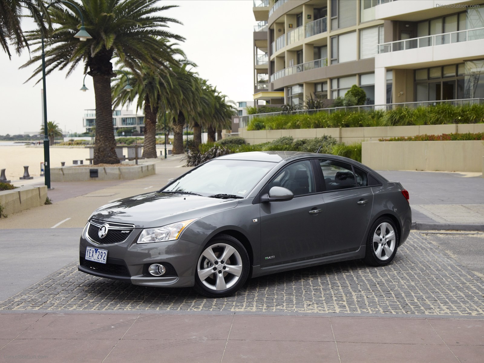 HOLDEN Series II Cruze SRi-V 2011