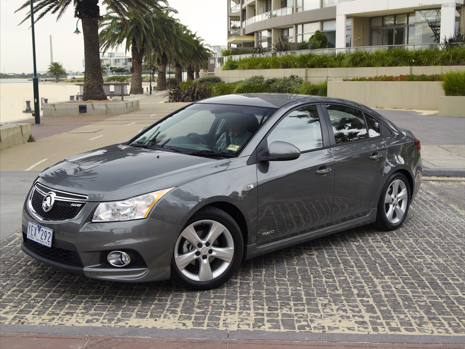 HOLDEN Series II Cruze SRi-V 2011