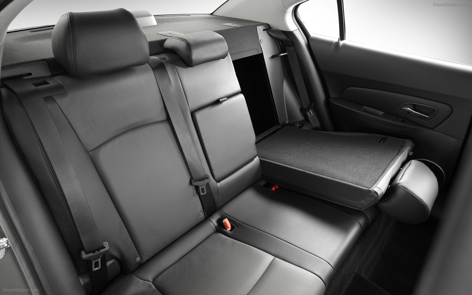 HOLDEN Series II Cruze SRi-V 2011
