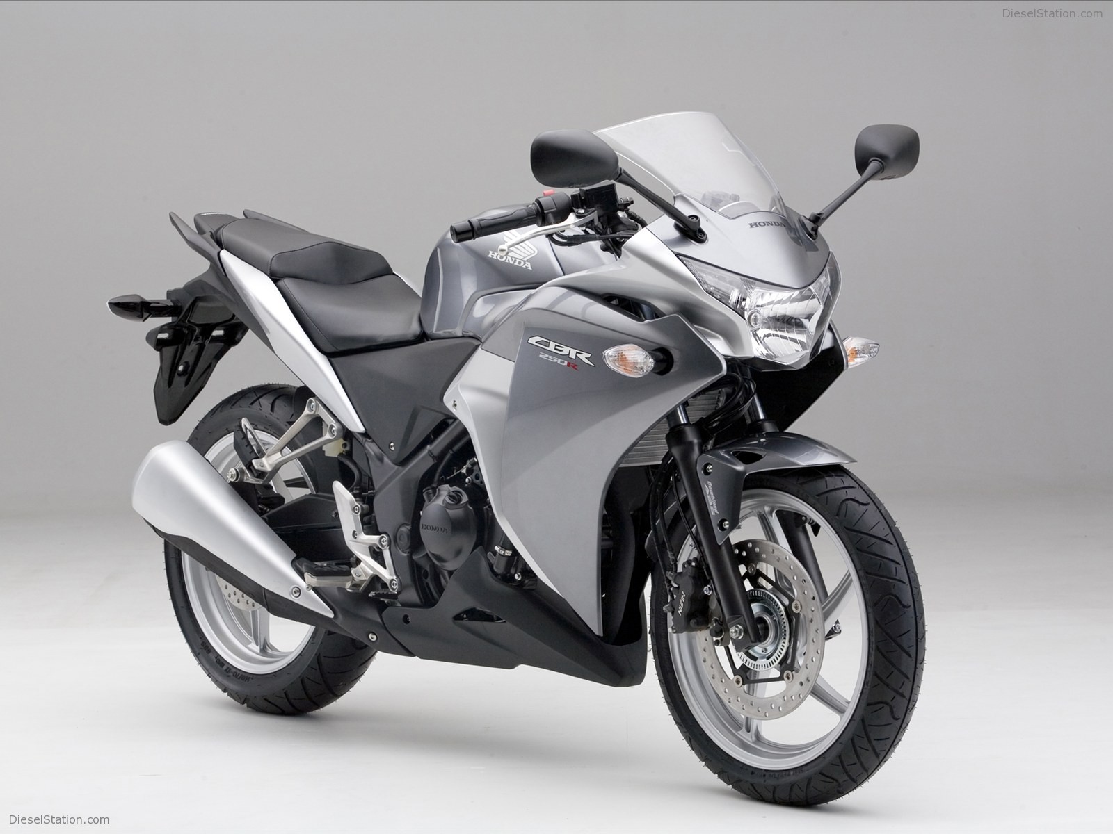 Honda CBR250R 2011