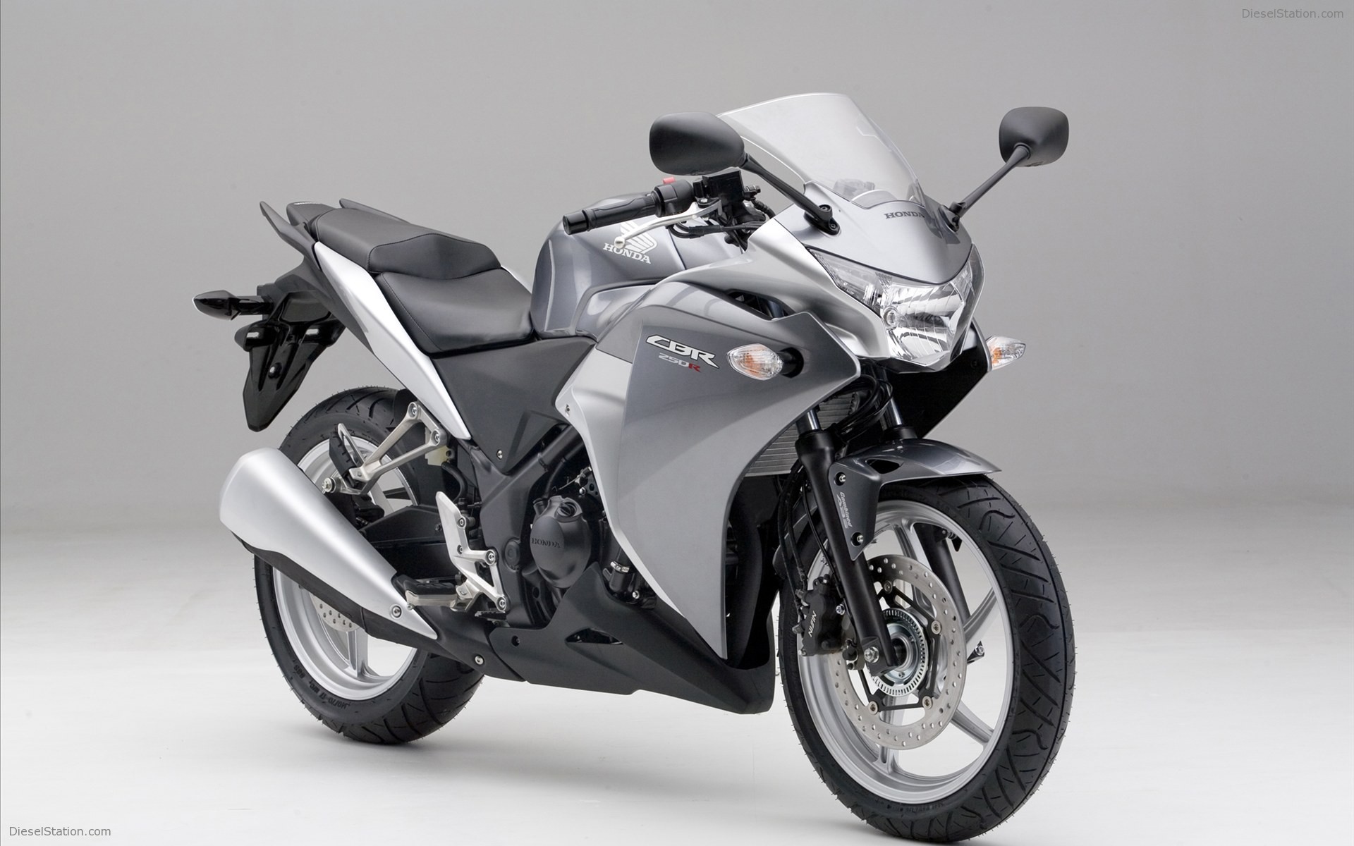 Honda CBR250R 2011