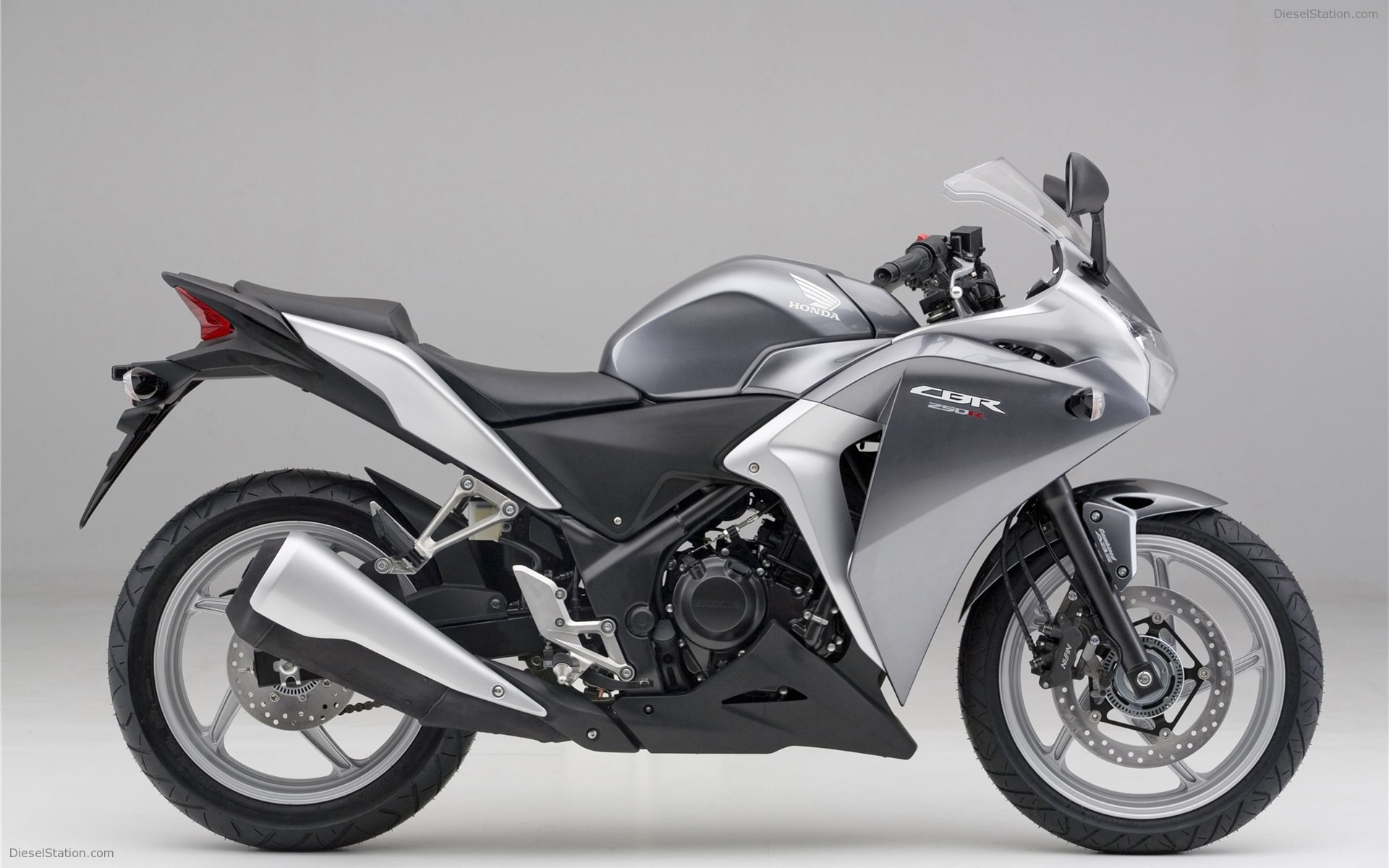 Honda CBR250R 2011