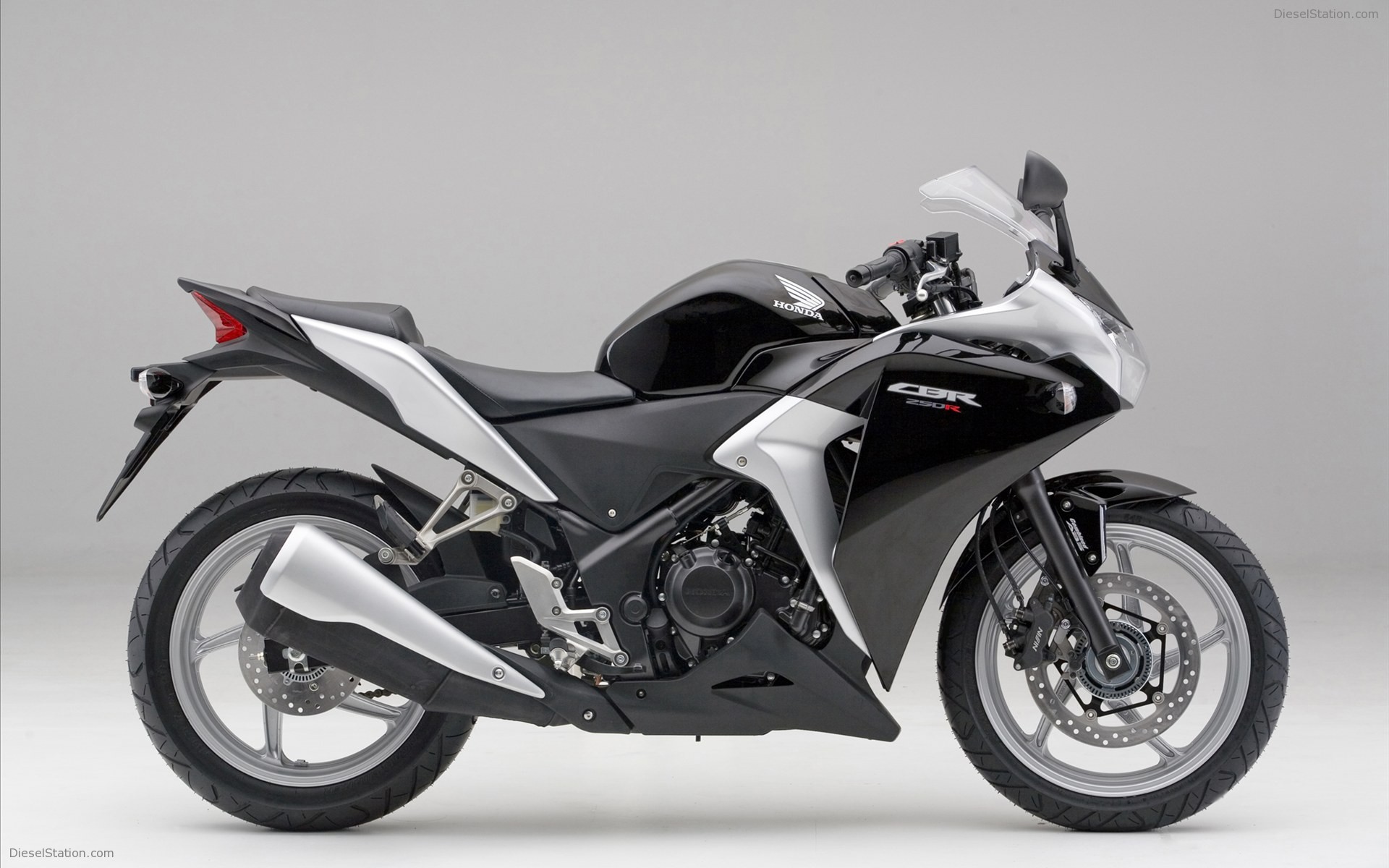 Honda CBR250R 2011