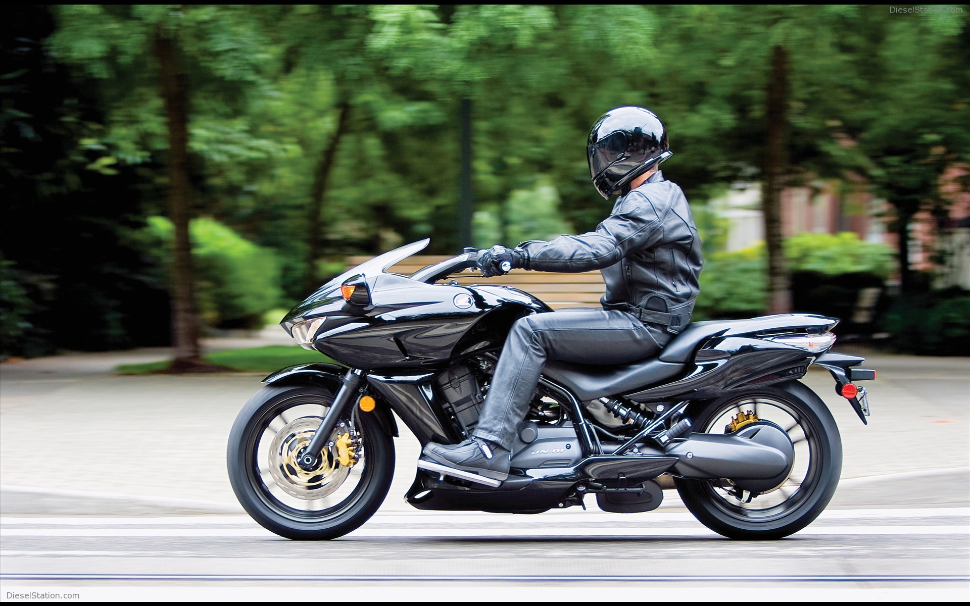 2009 DN-01 New Pictures