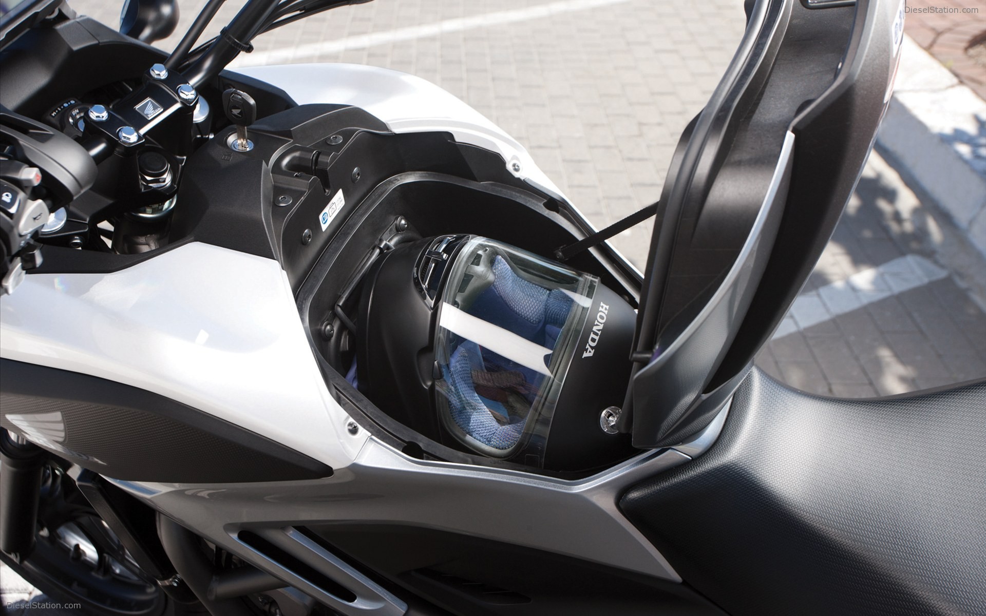 Honda NC700X 2012