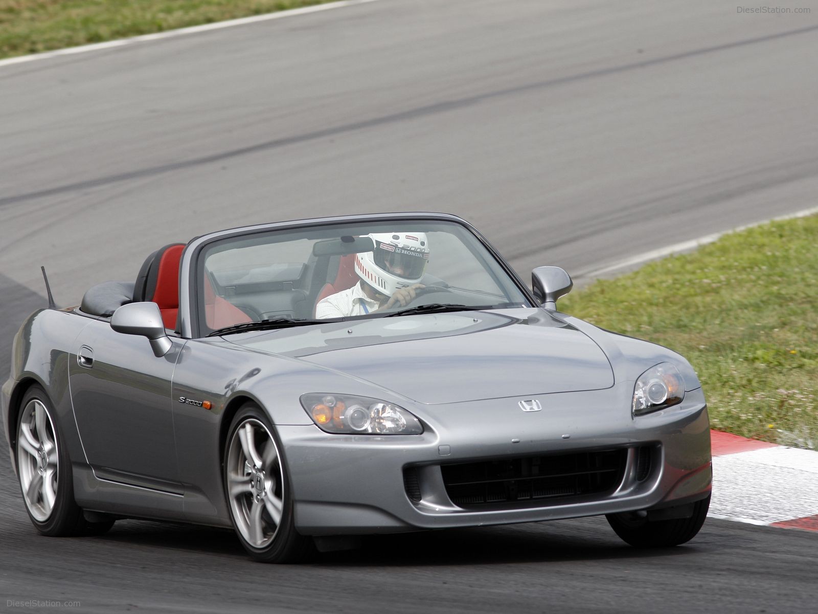 Honda S2000 (2008) Pictures