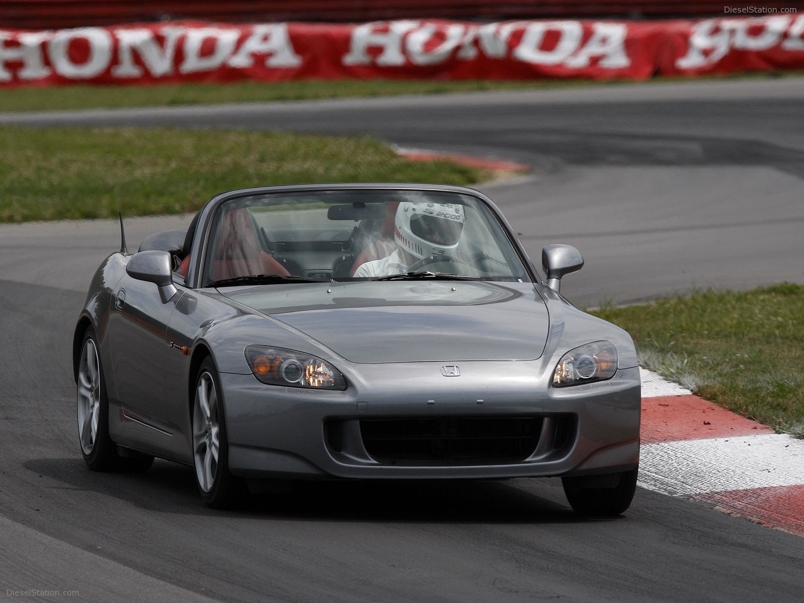 Honda S2000 (2008) Pictures