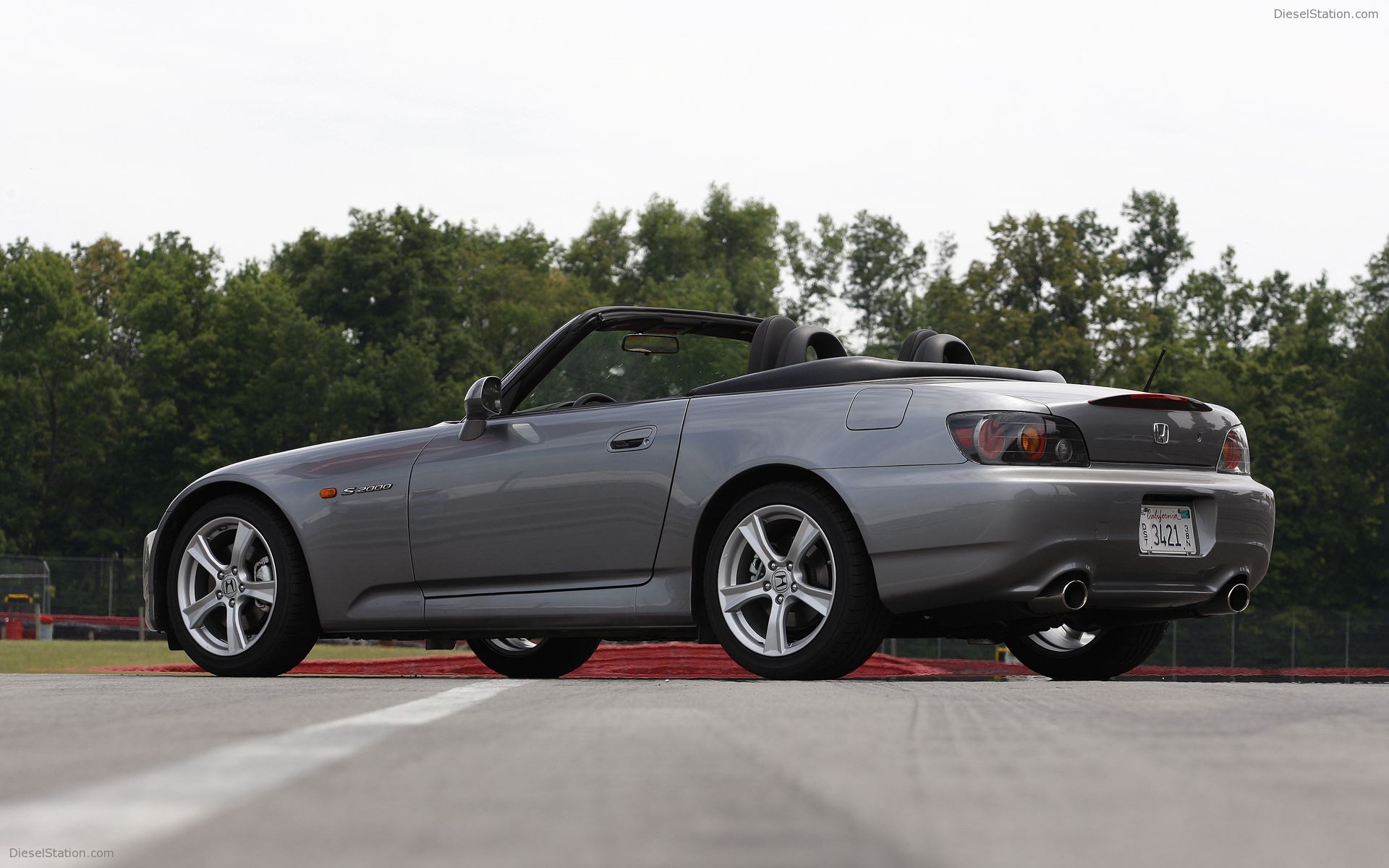 Honda S2000 (2008) Pictures