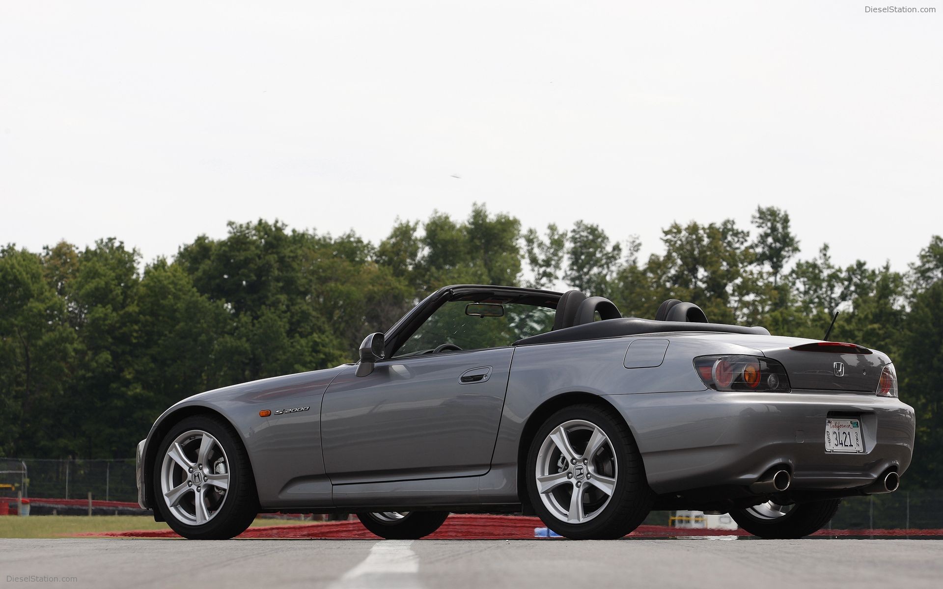 Honda S2000 (2008) Pictures