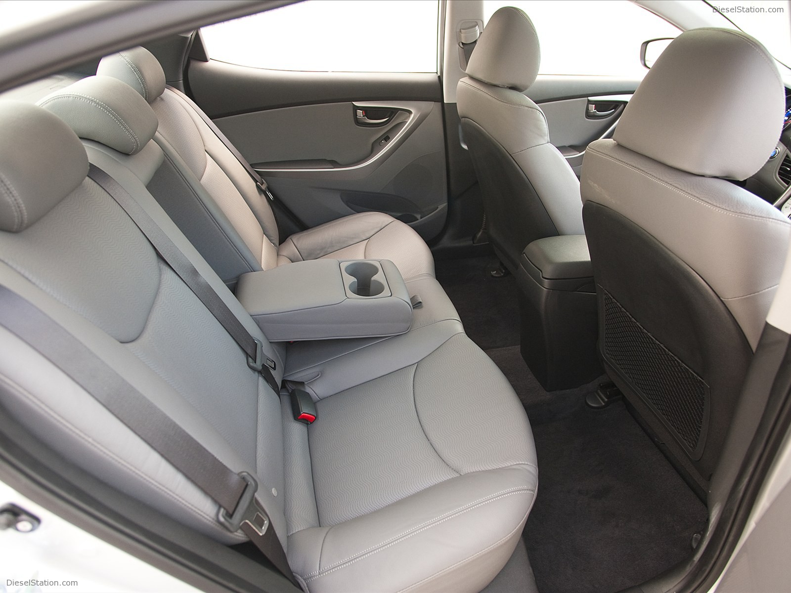 Hyundai Elantra 2012