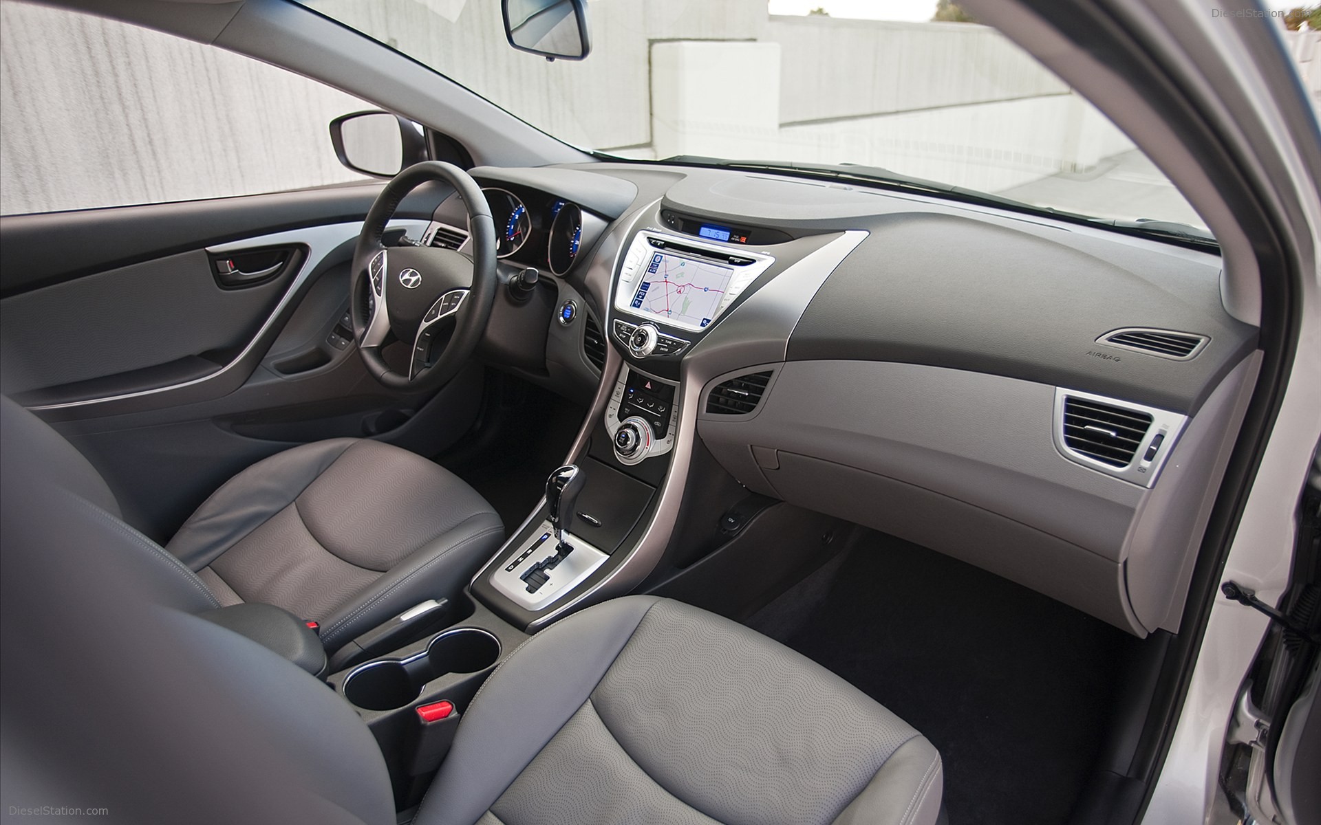 Hyundai Elantra 2012