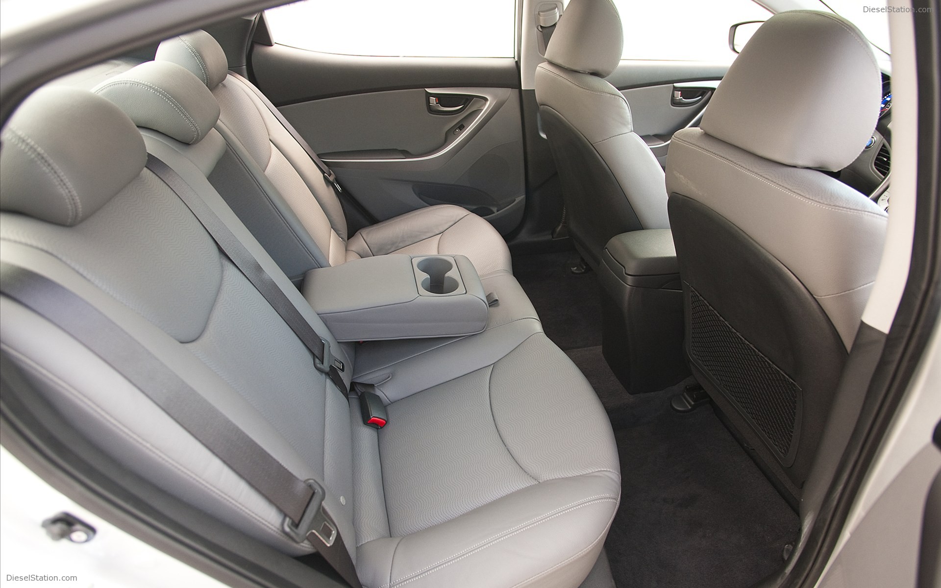 Hyundai Elantra 2012