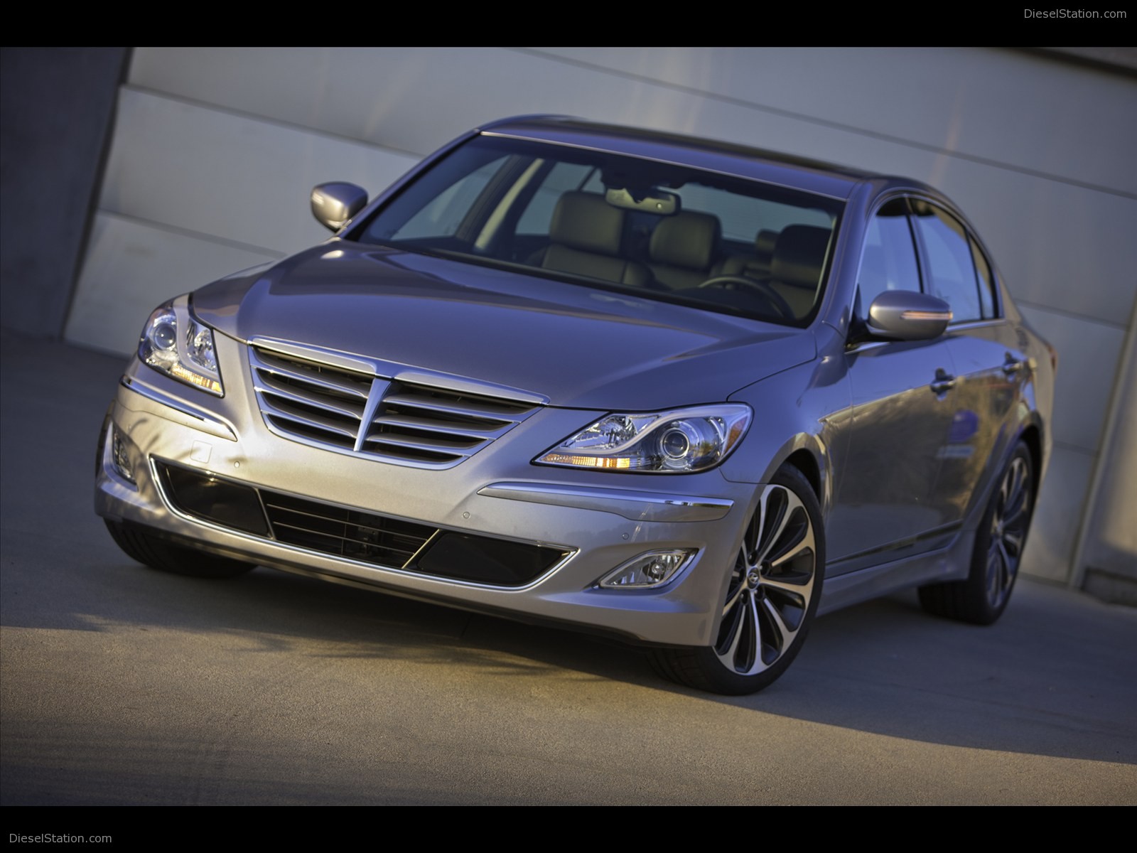 Hyundai Genesis 2012
