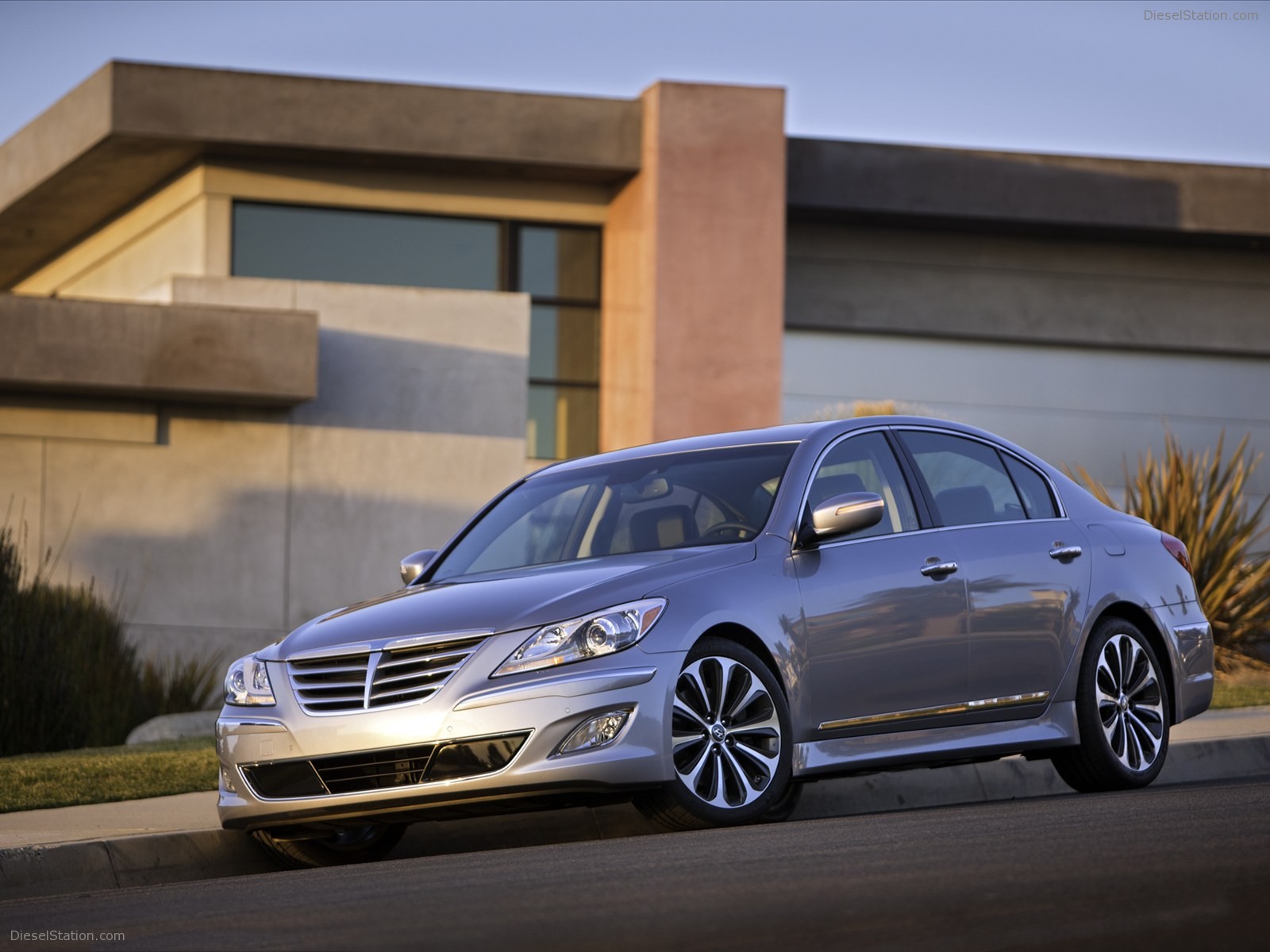 Hyundai Genesis 2012