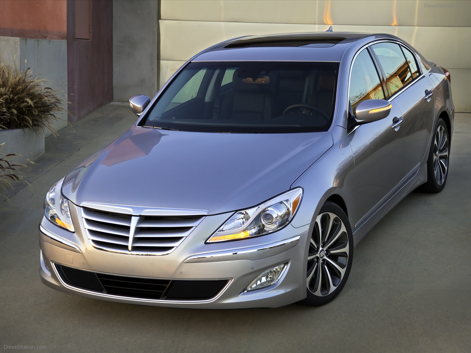 Hyundai Genesis 2012
