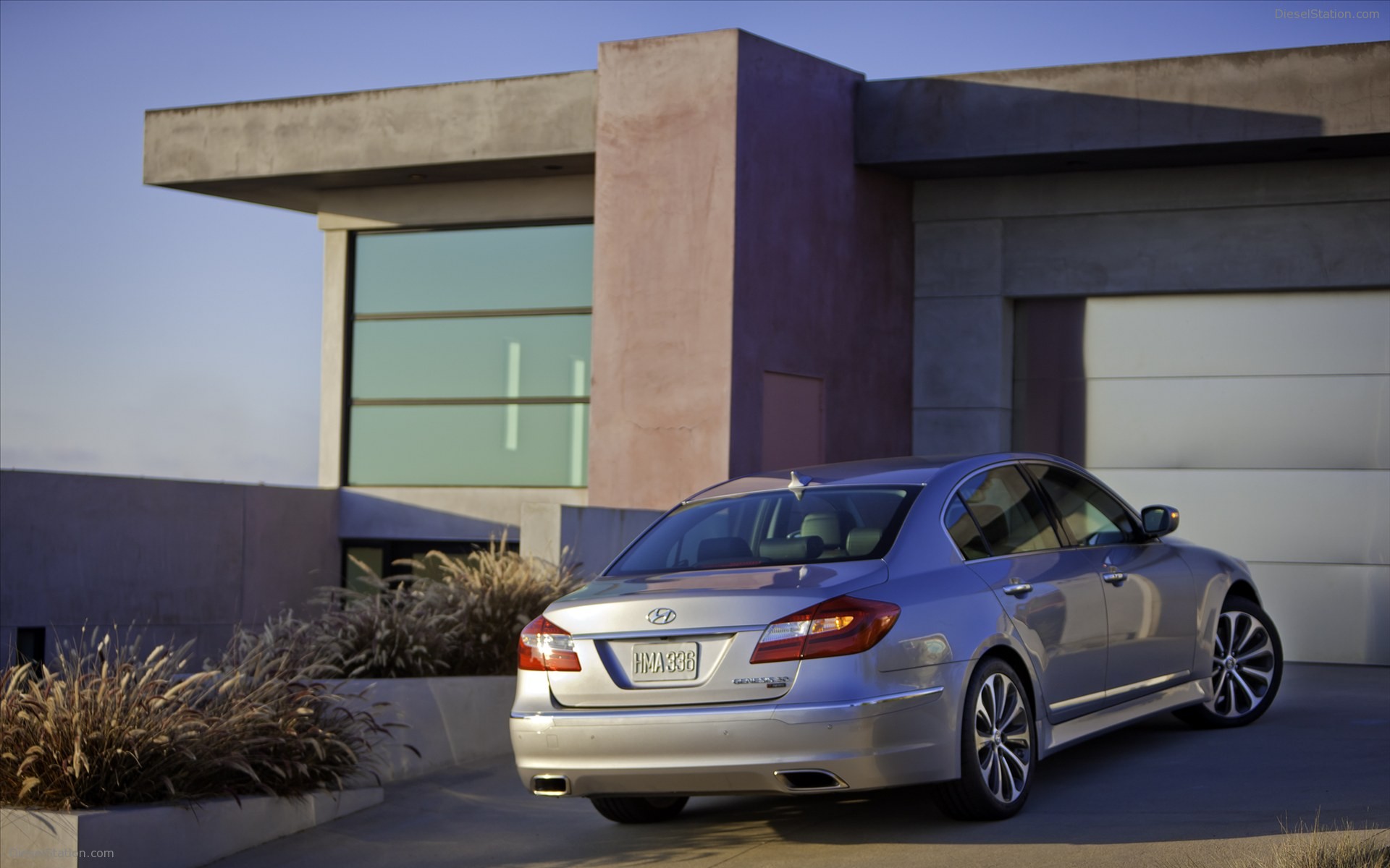 Hyundai Genesis 2012