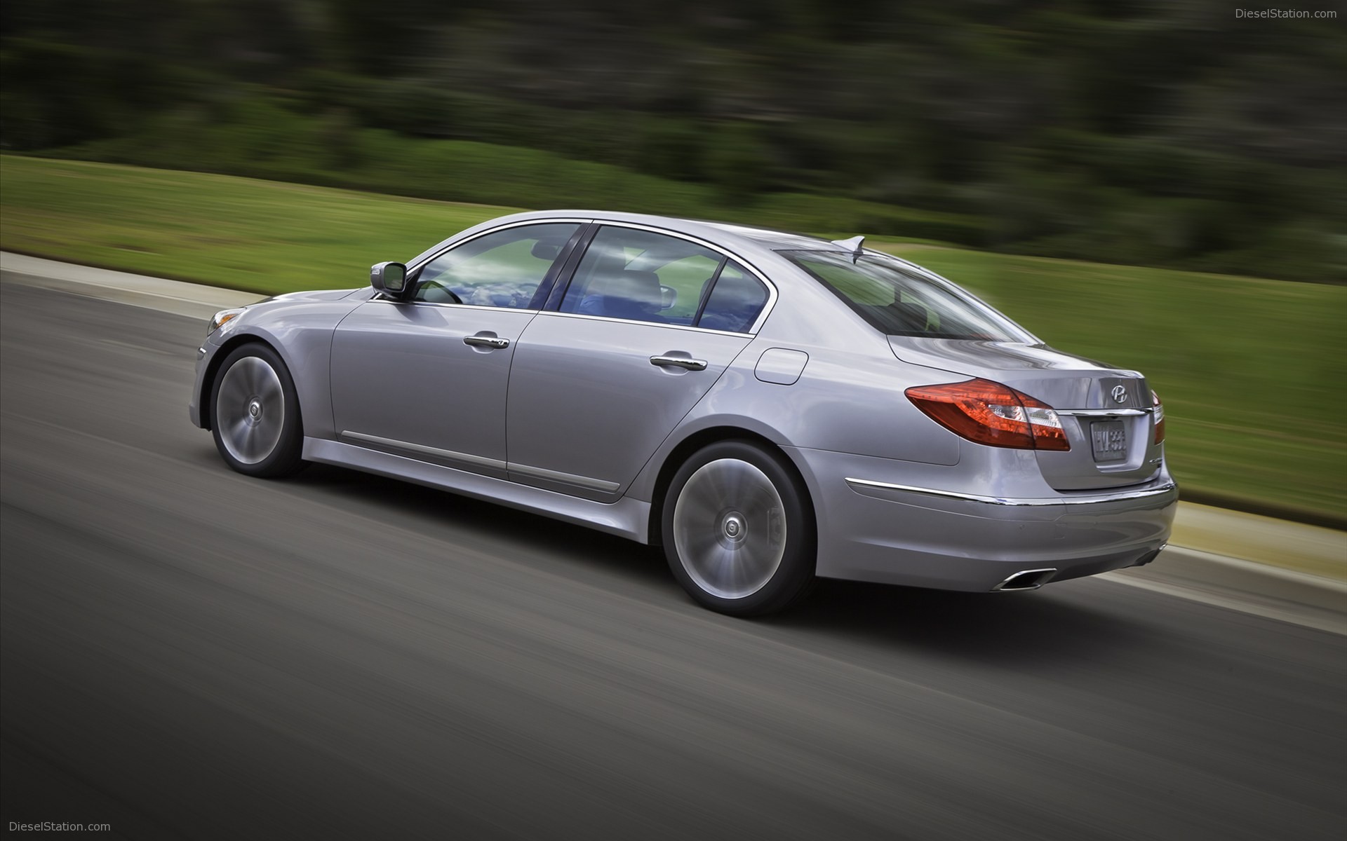 Hyundai Genesis 2012