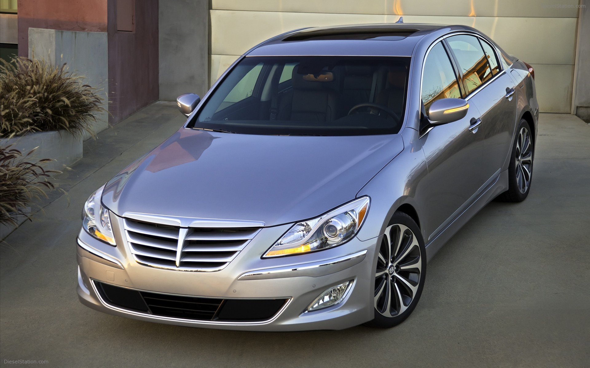 Hyundai Genesis 2012