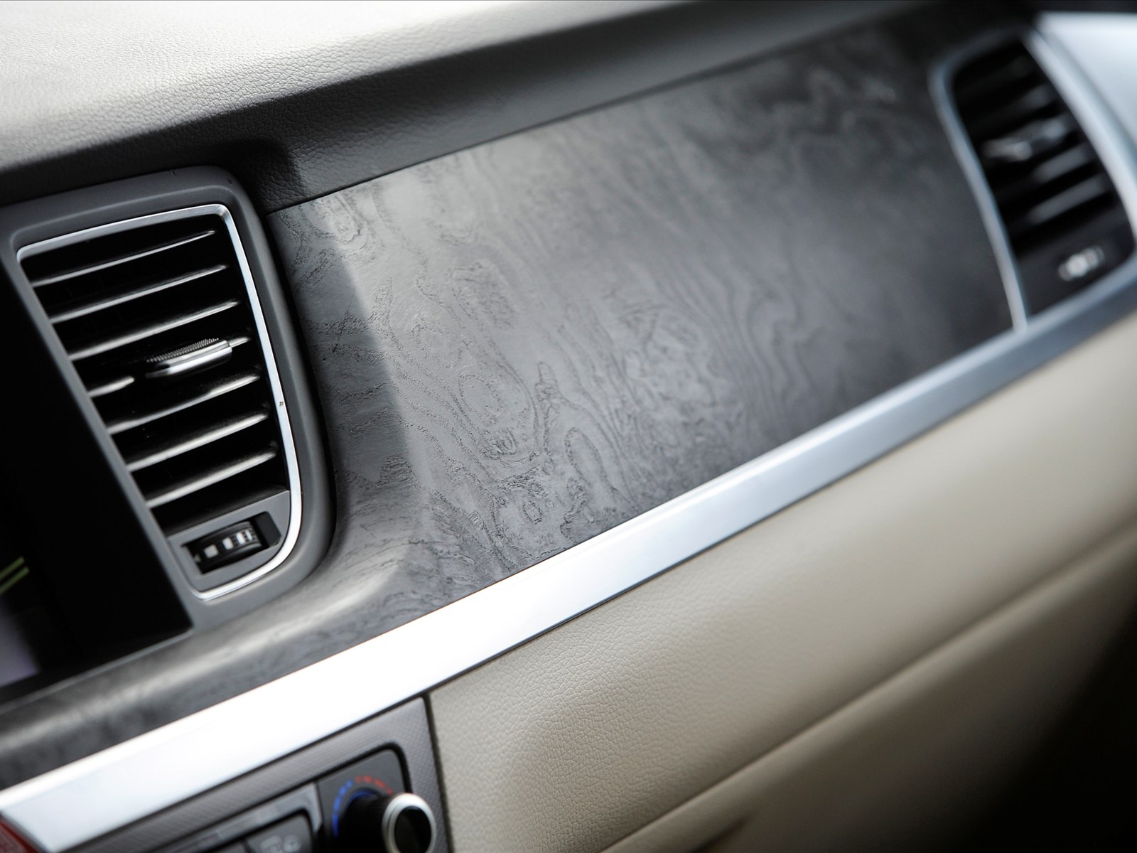 Hyundai Genesis 2015